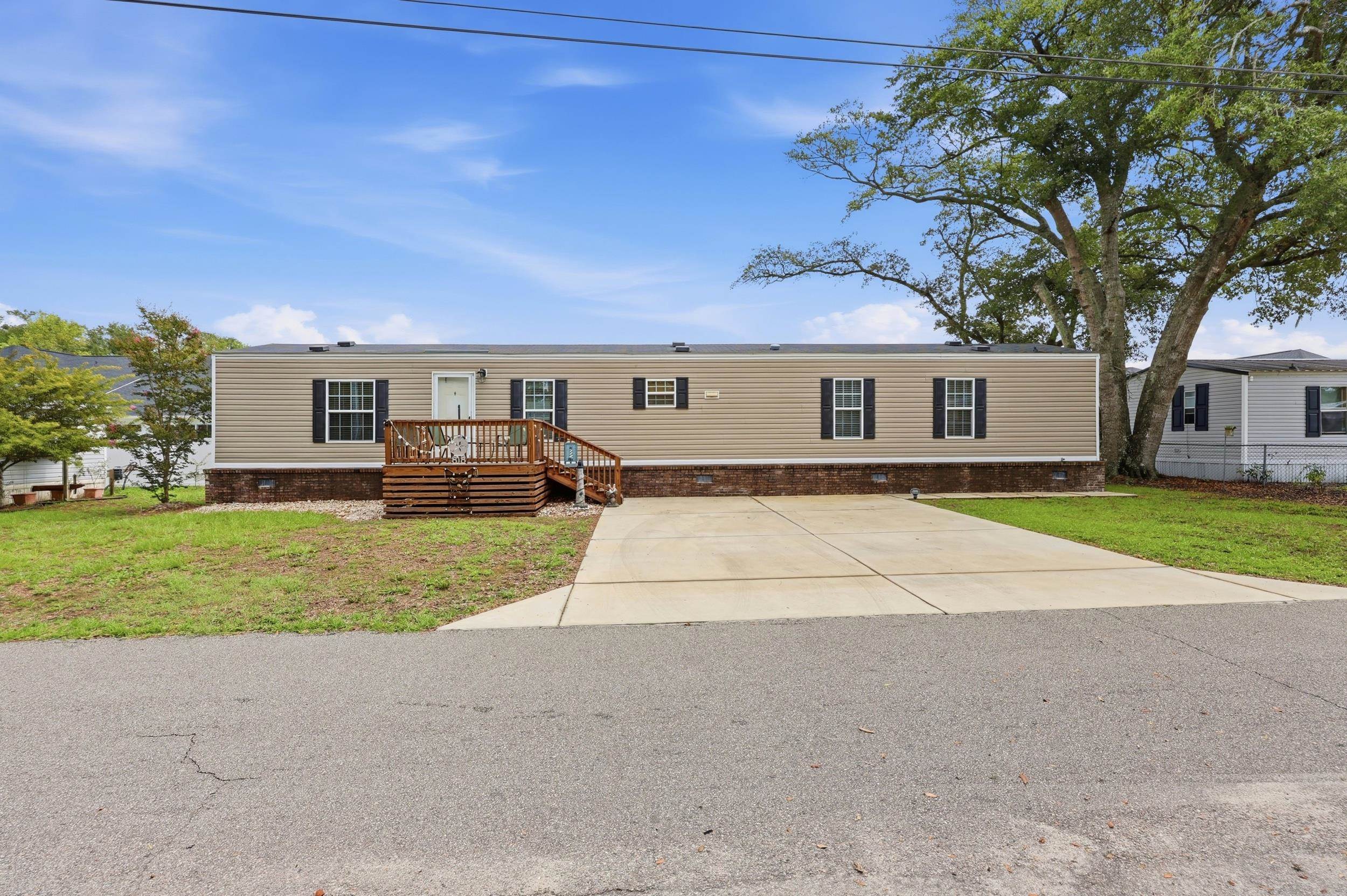 818 Wayne St. — photo