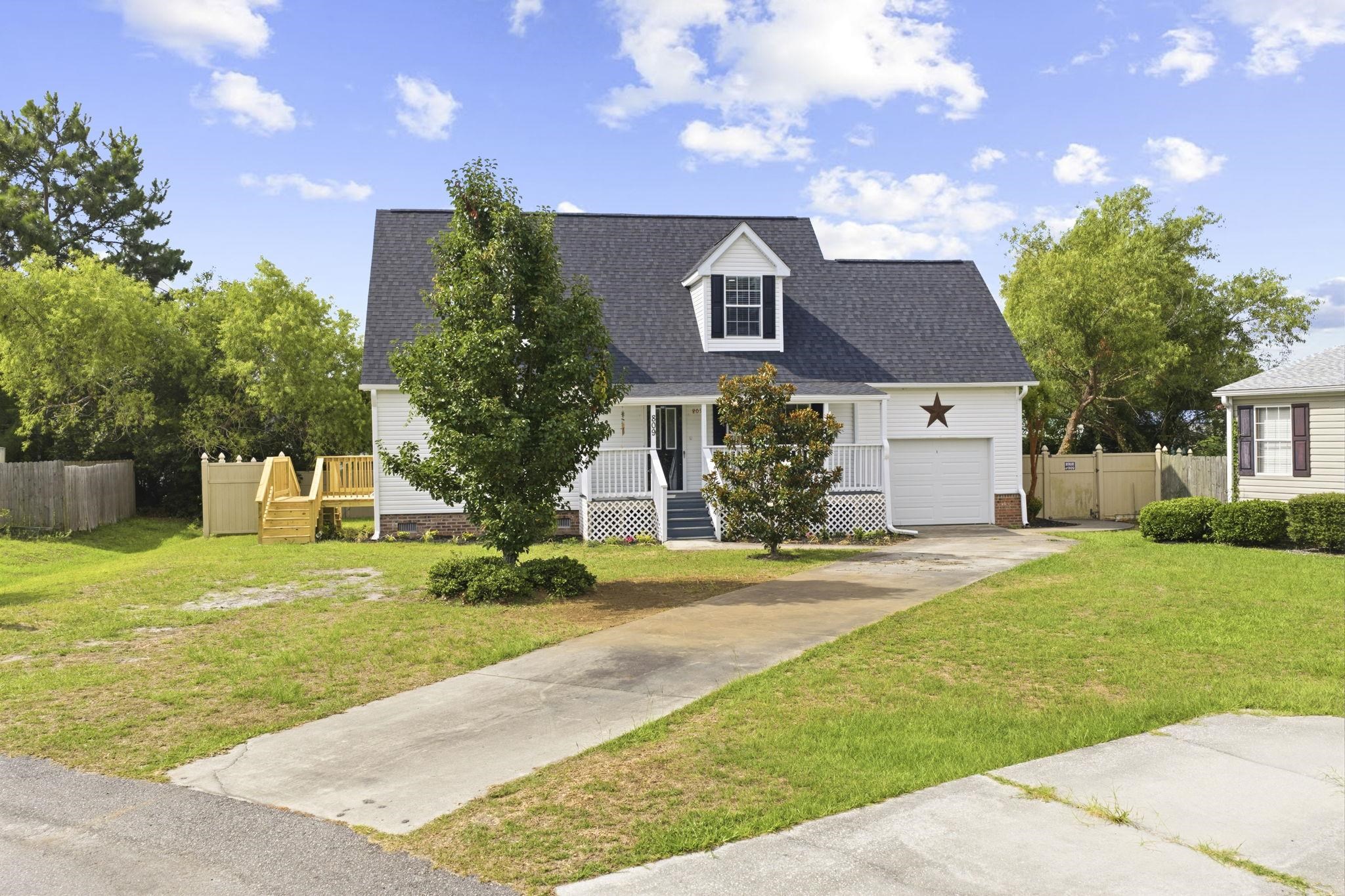 809 Larue Ct. — photo