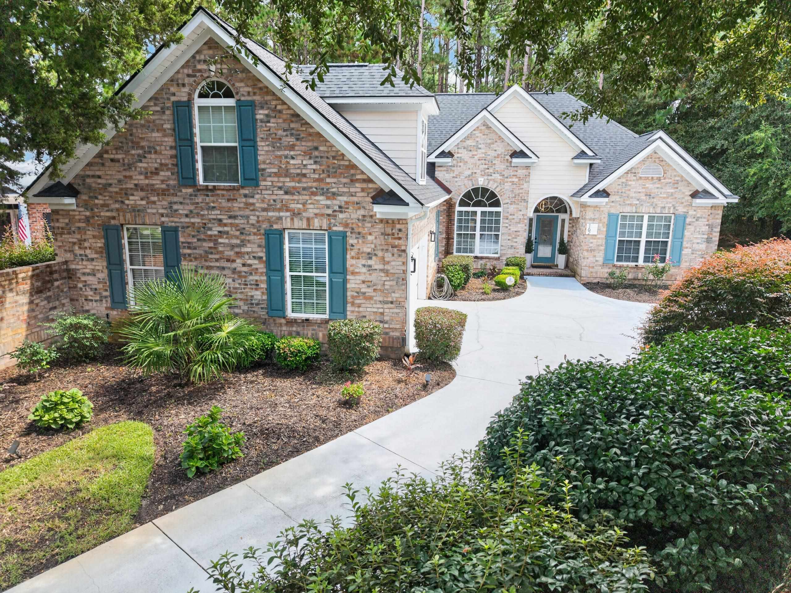 162 Prestwick Dr. — photo