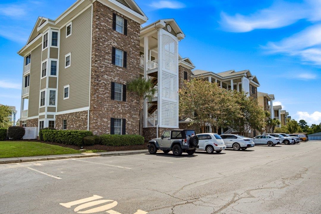 4875 Luster Leaf Circle 101 — photo