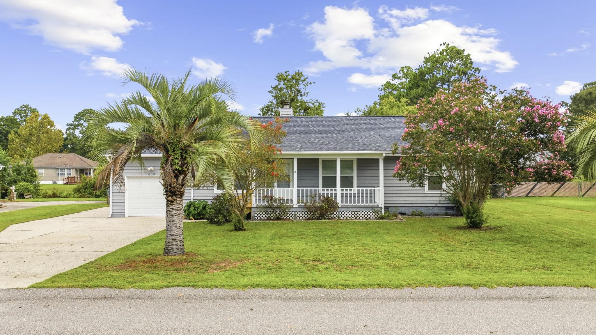 609 Six Lakes Dr. — photo