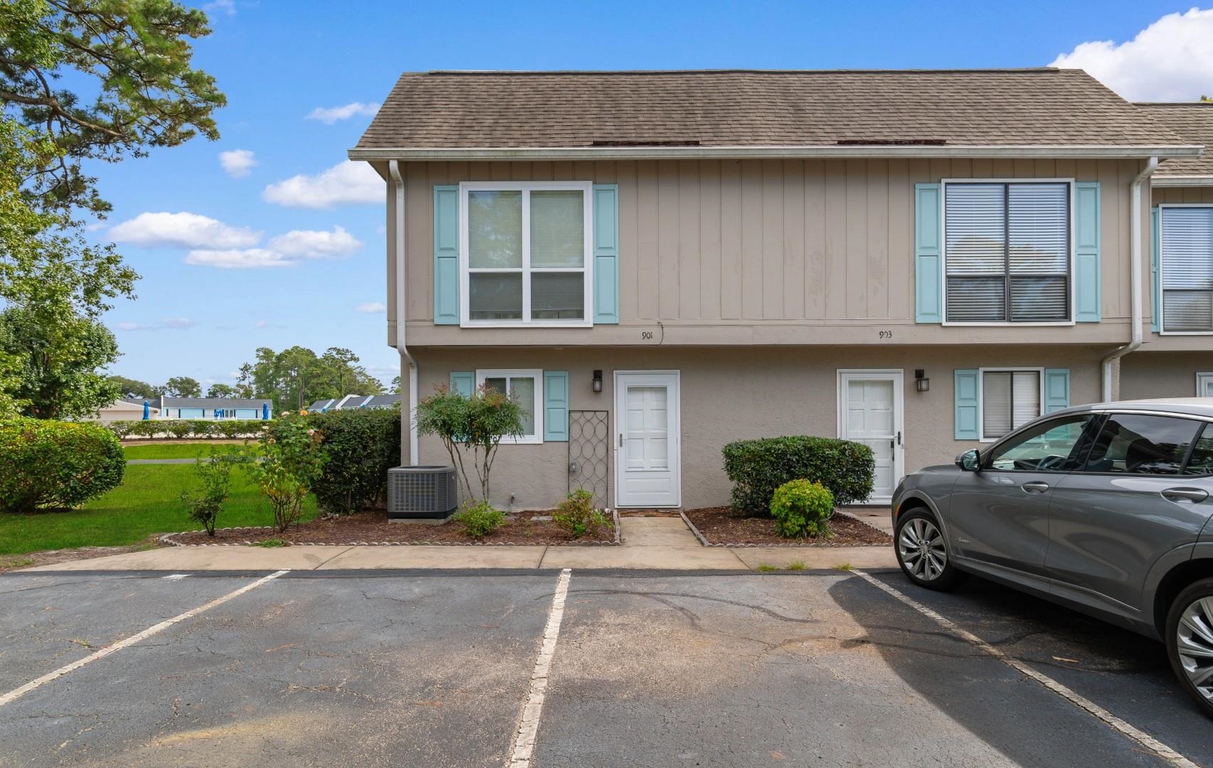 901 Villa Dr. — photo
