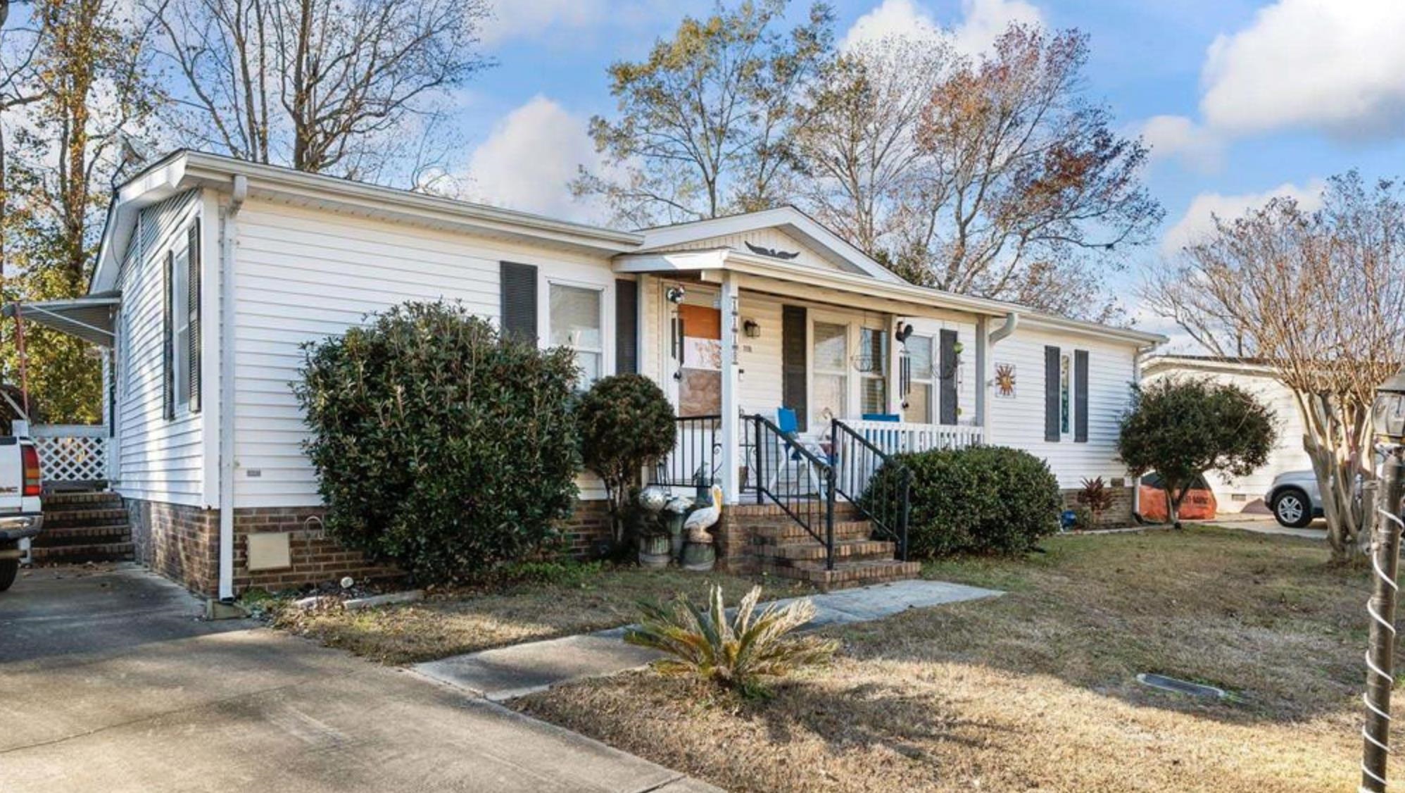 1118 Woodville Circle — photo
