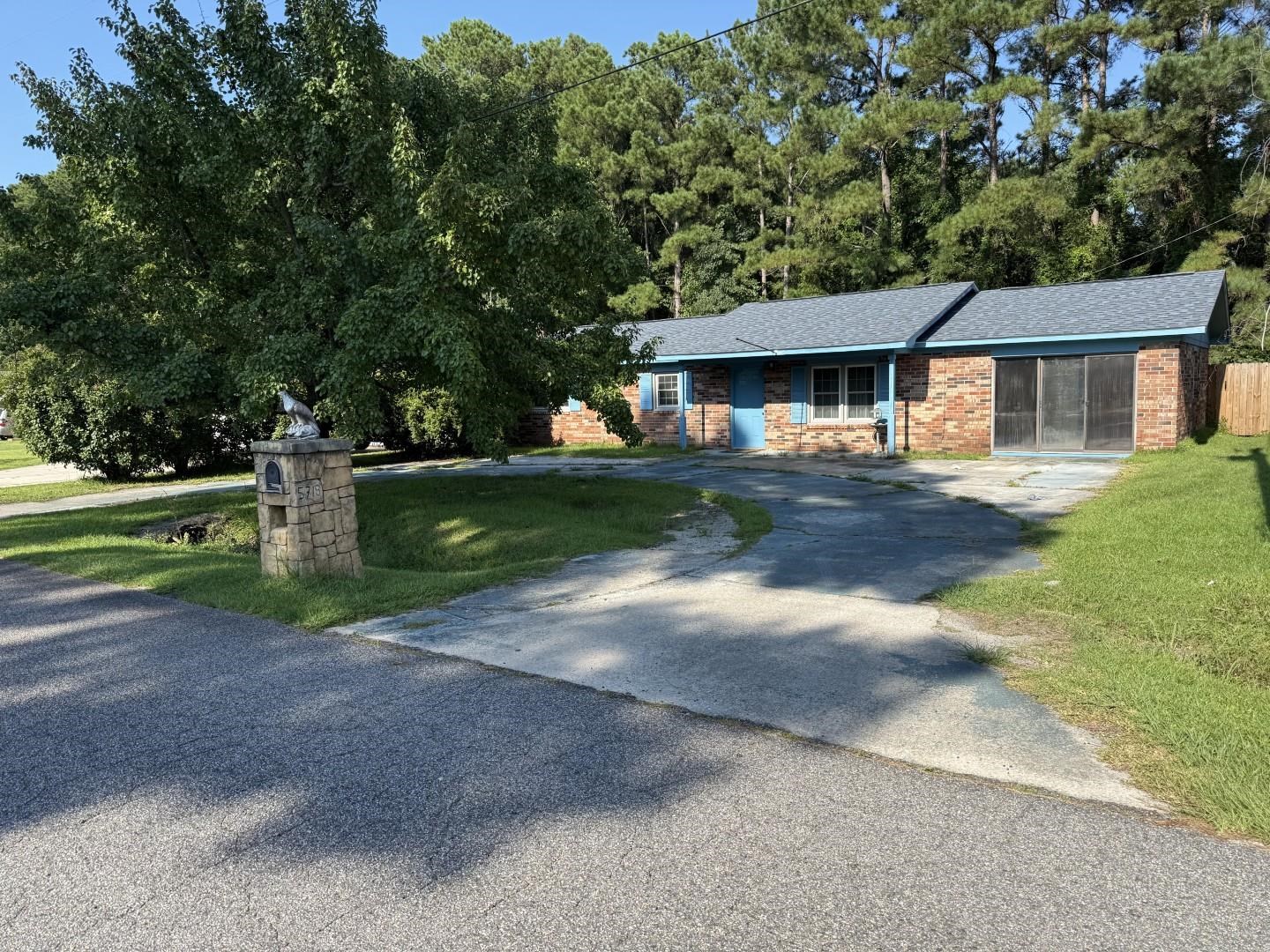5718 Dogwood Circle — photo