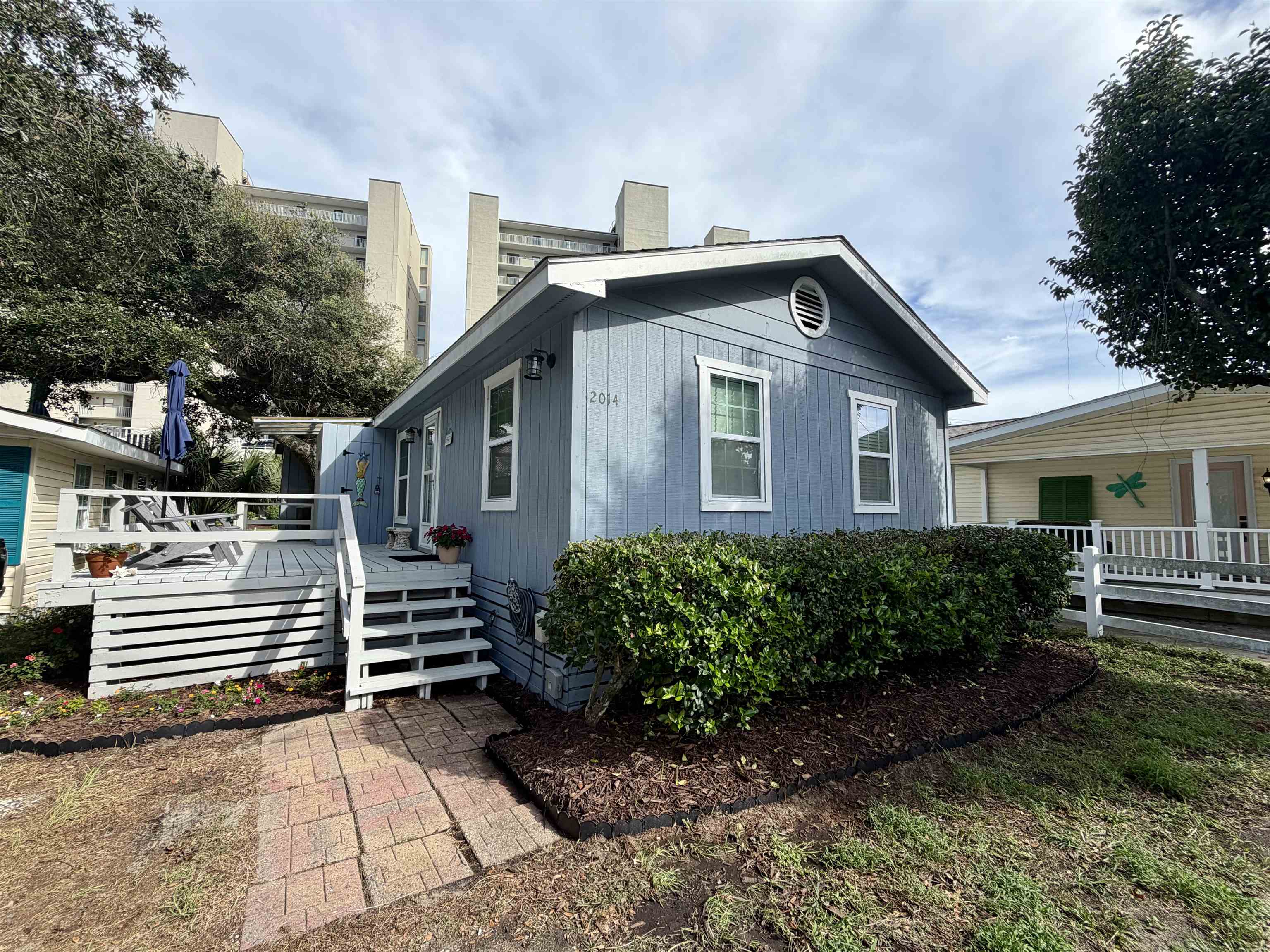 2014 Lark Dr. — photo