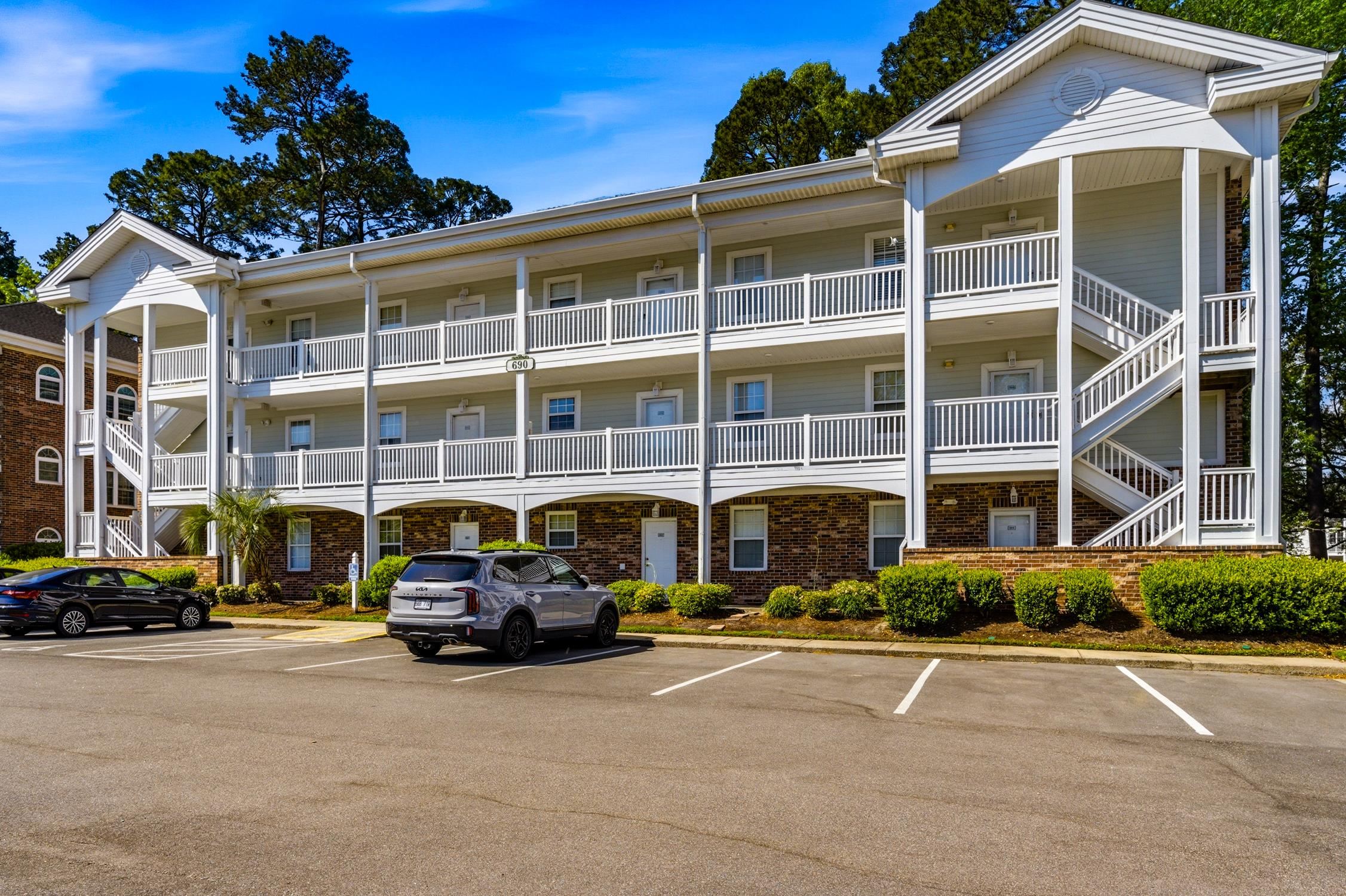 690 Riverwalk Dr. 304 — photo