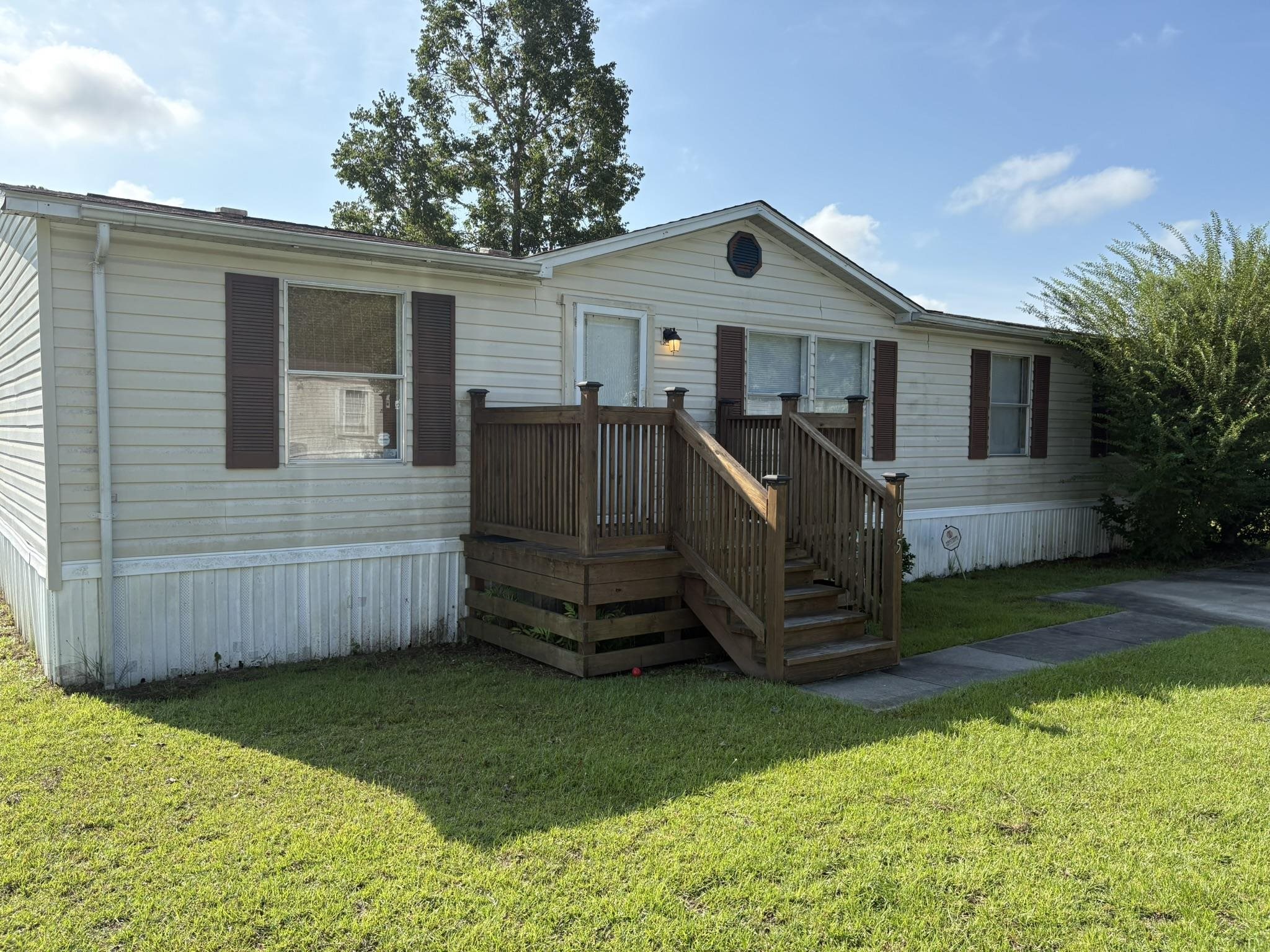 1045 Palm Dr. — photo
