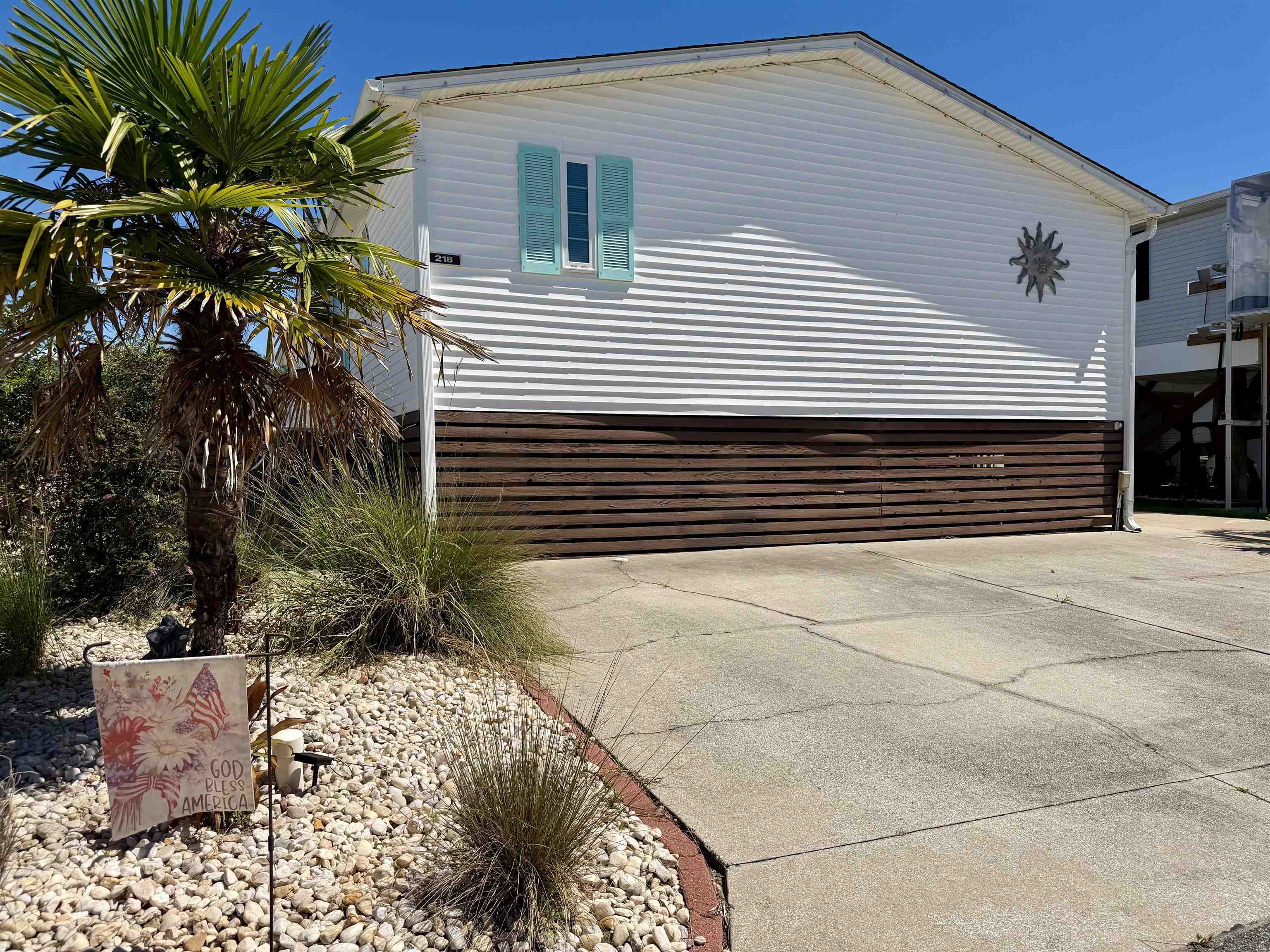 218 Dixon Rd. — photo