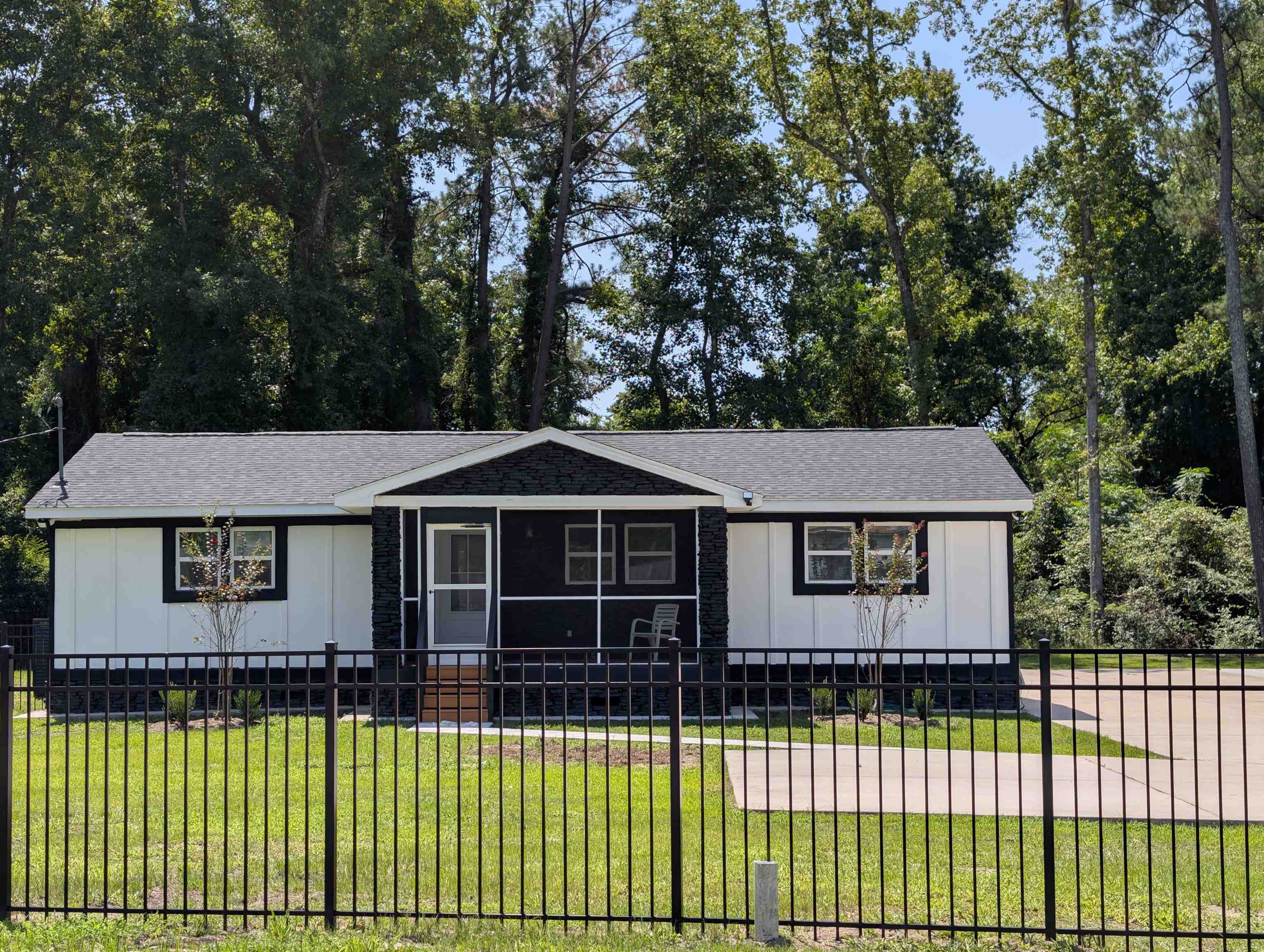 2201 Livingston Livingston Ln. — photo