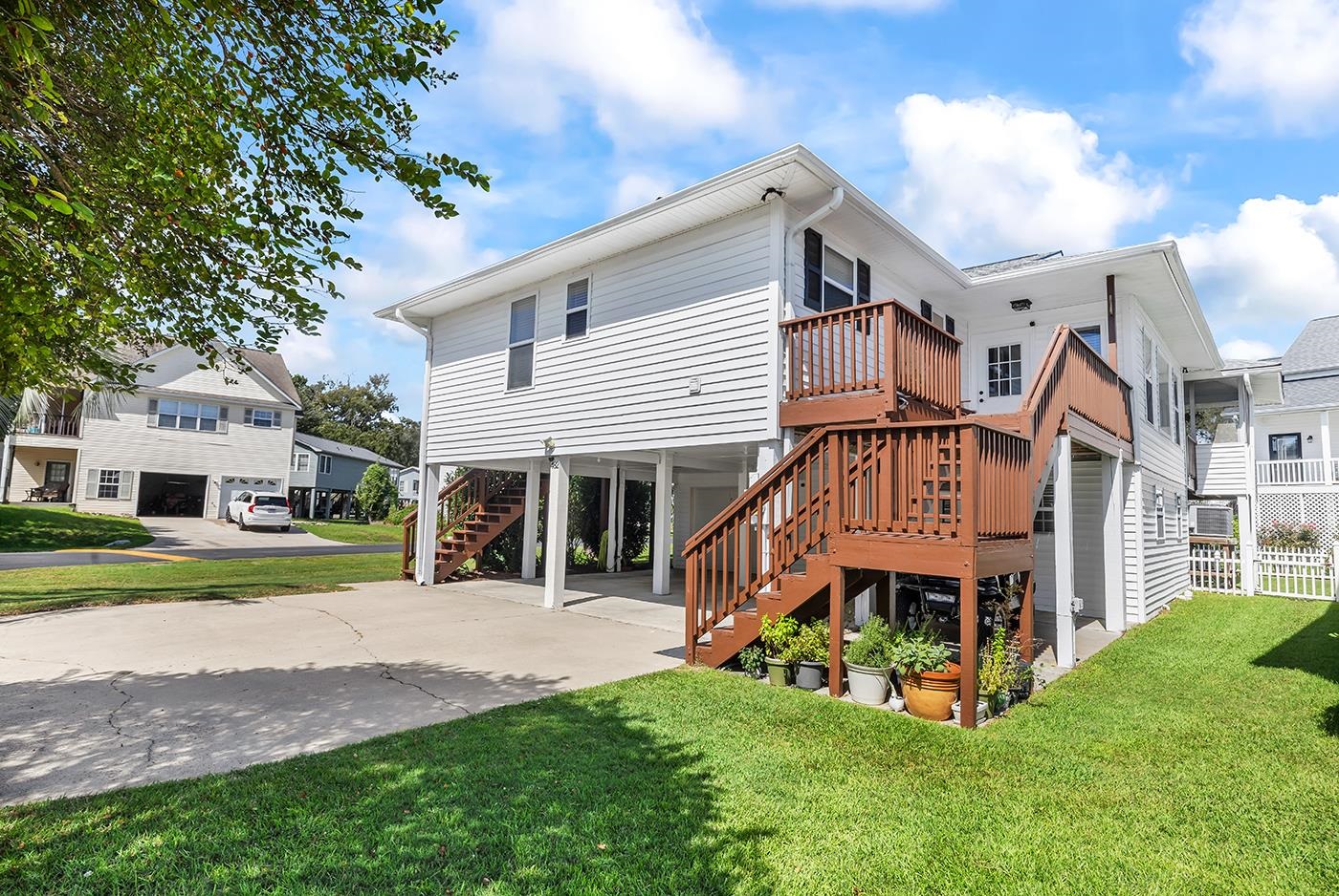 482 Bay Dr. — photo
