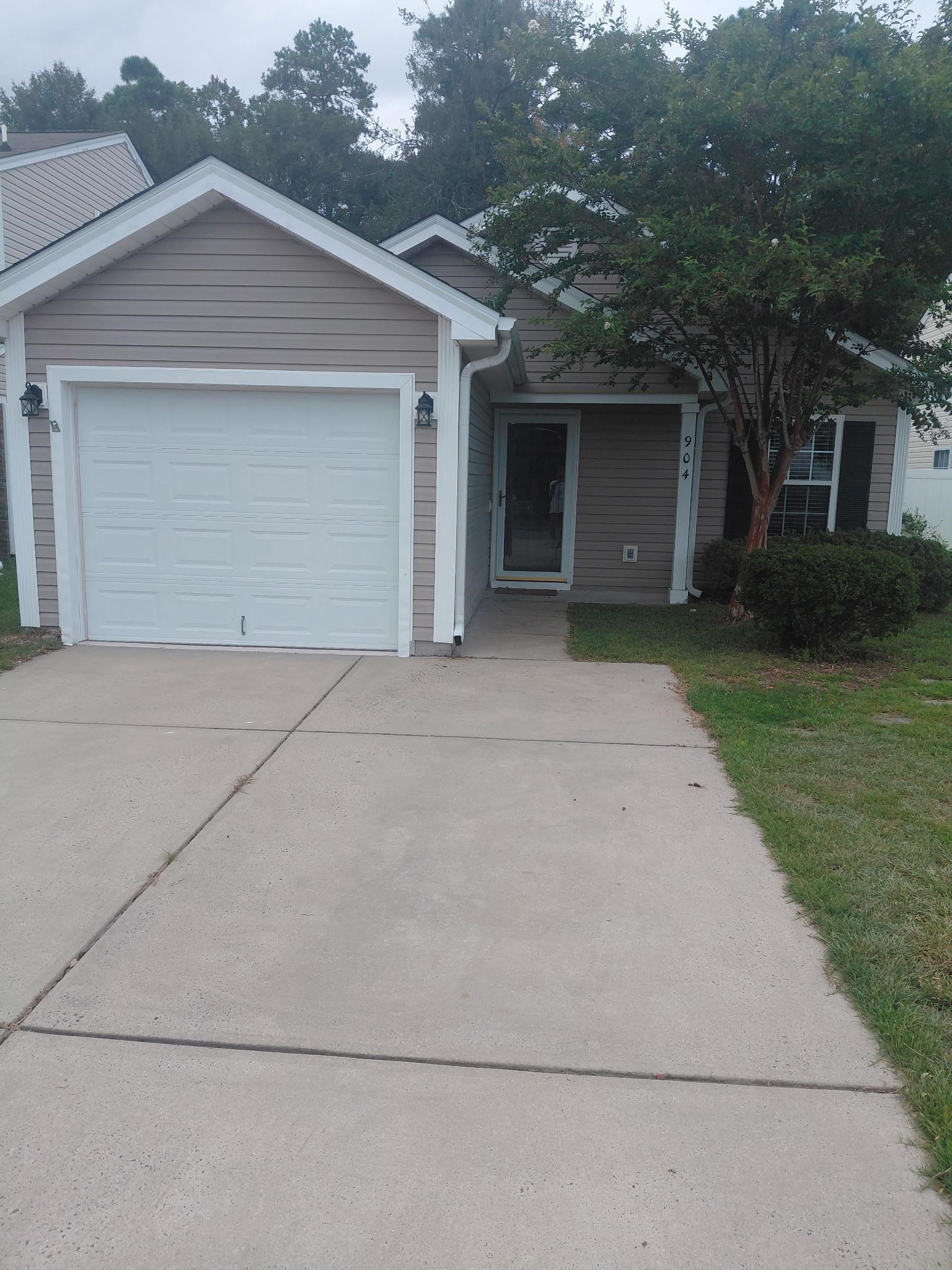 904 Silvercrest Dr. — photo
