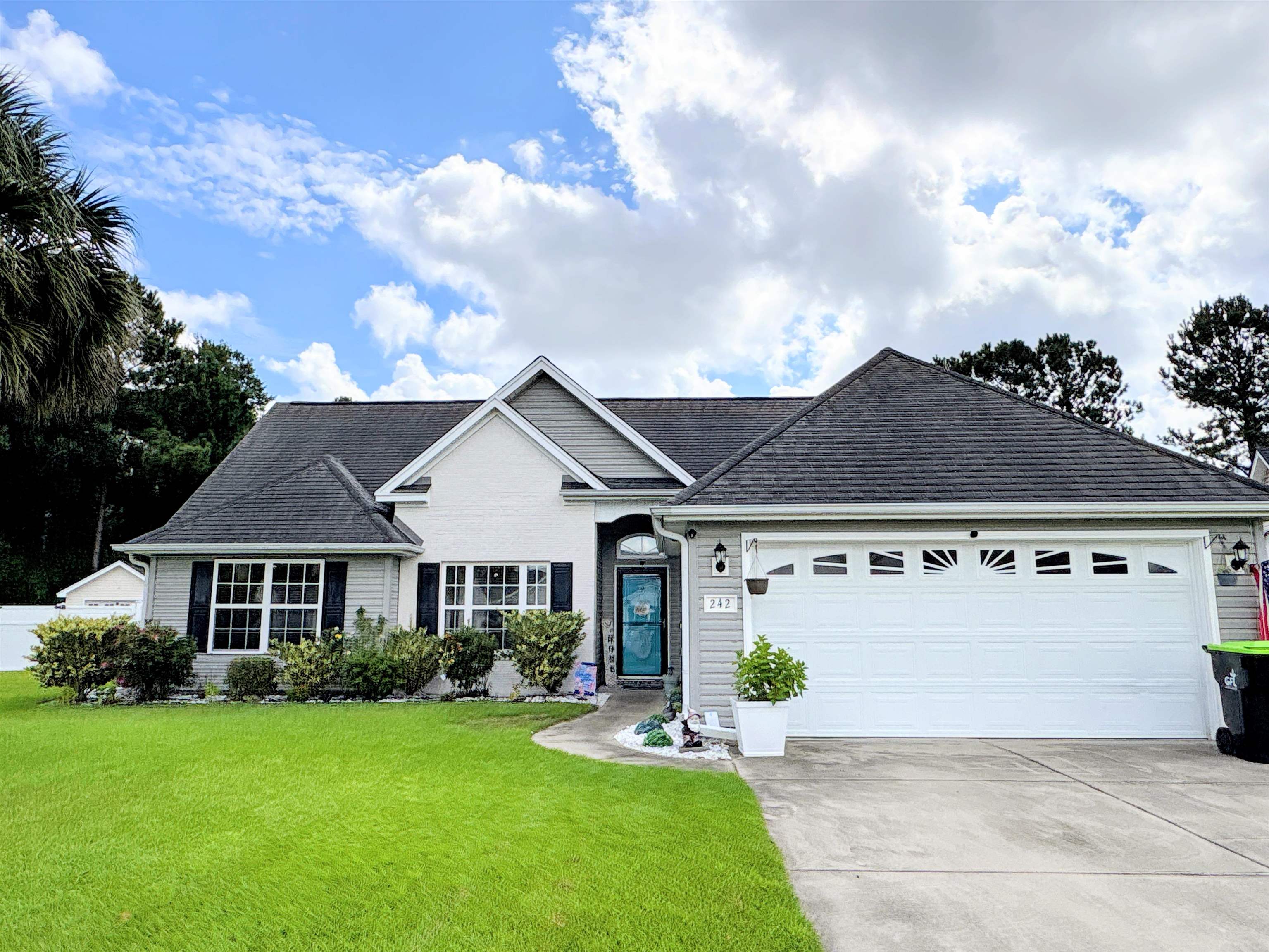 242 Four Leaf Ln. — photo