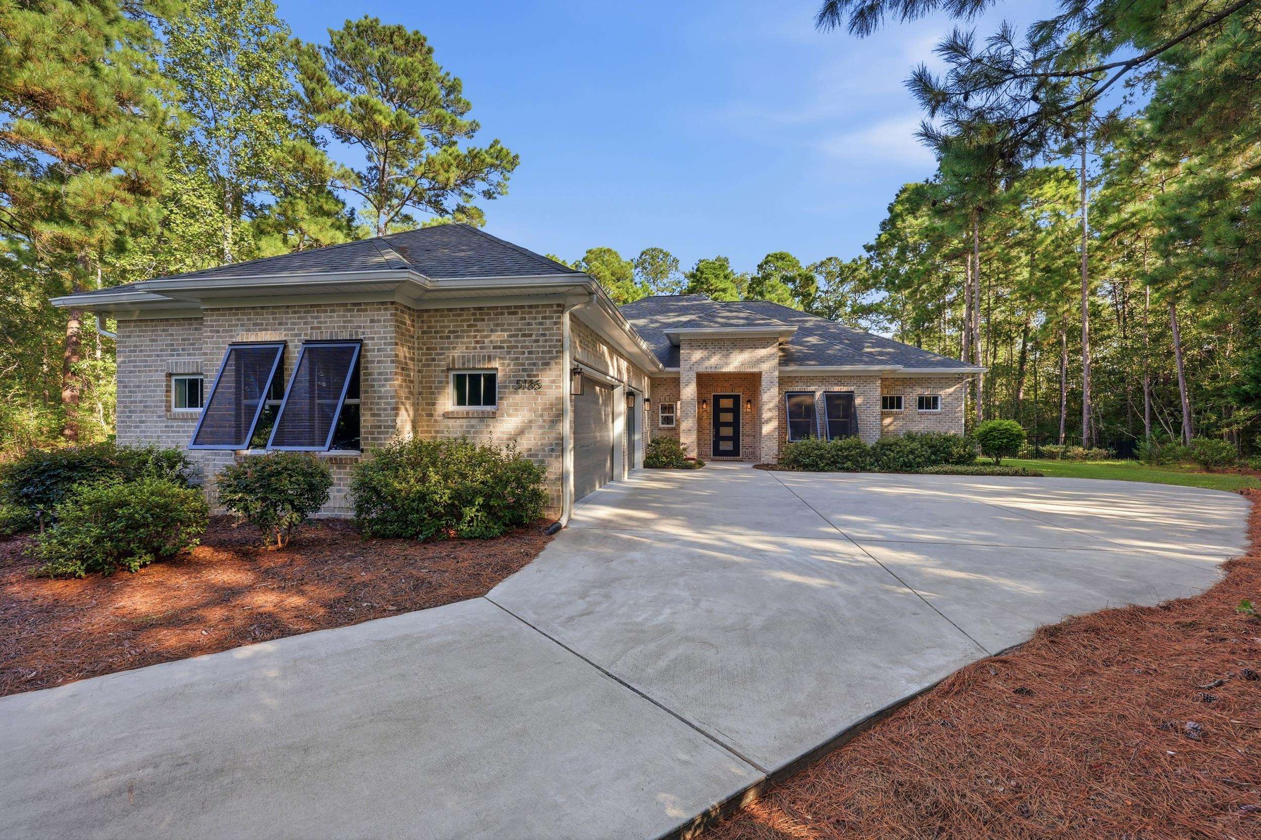 5185 Alwoodley Ln. — photo