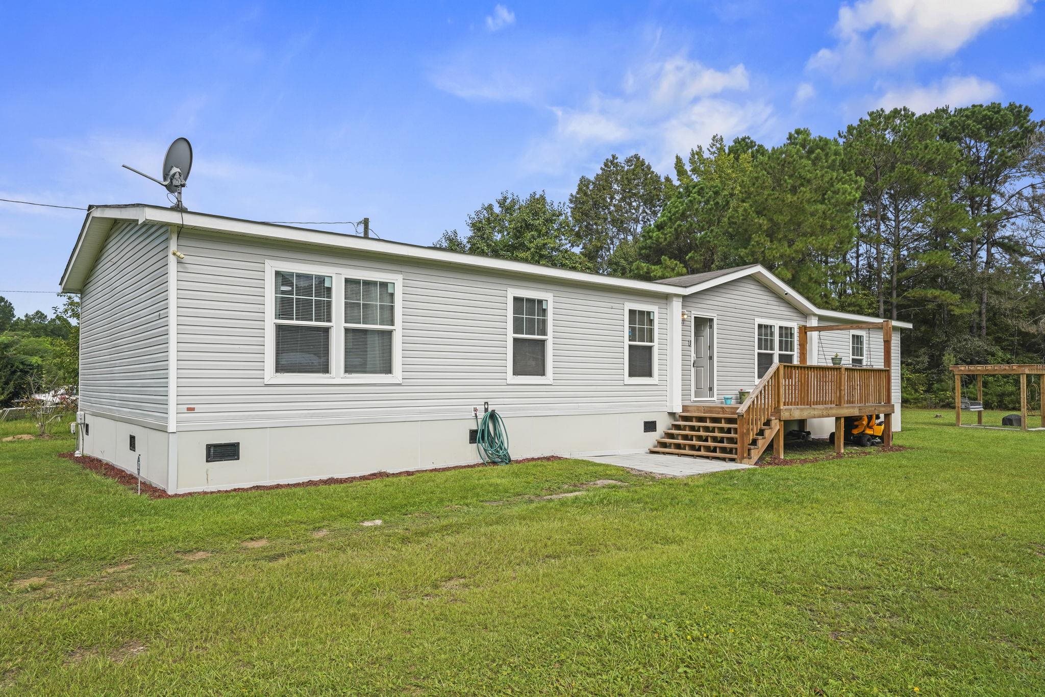85 Fyffe Ct. — photo