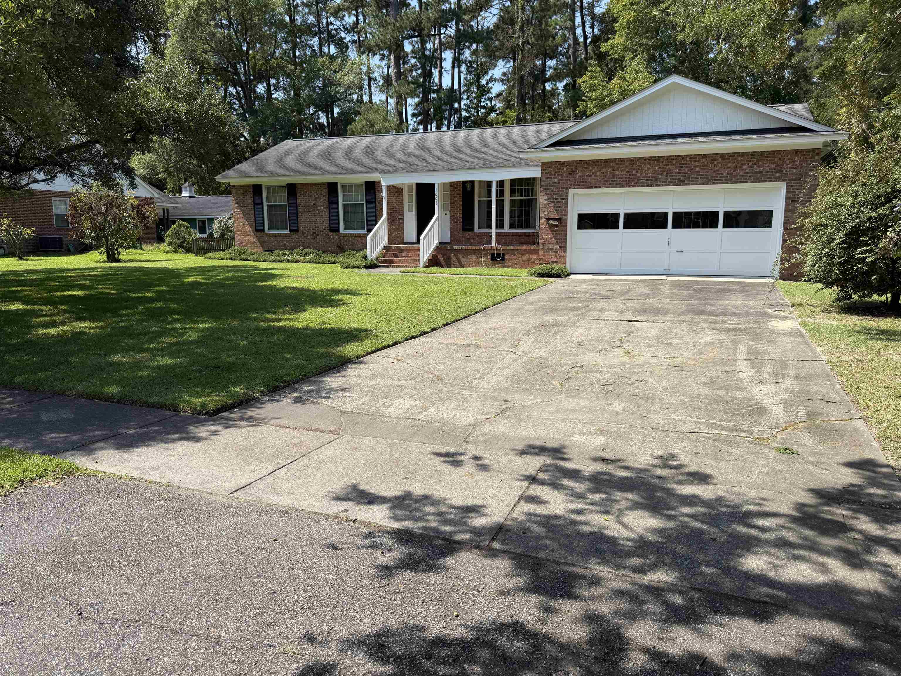 1003 Lakeside Dr. — photo