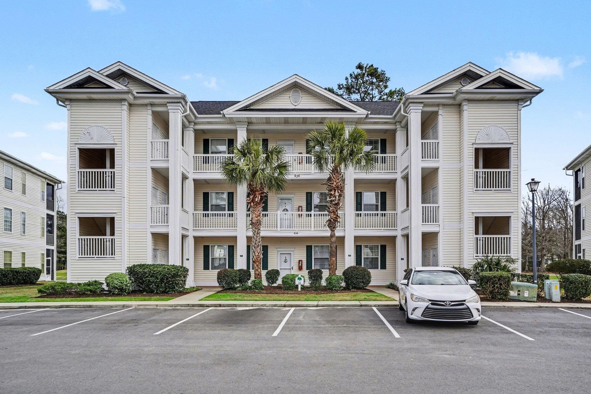 636 River Oaks Dr. 49I — photo
