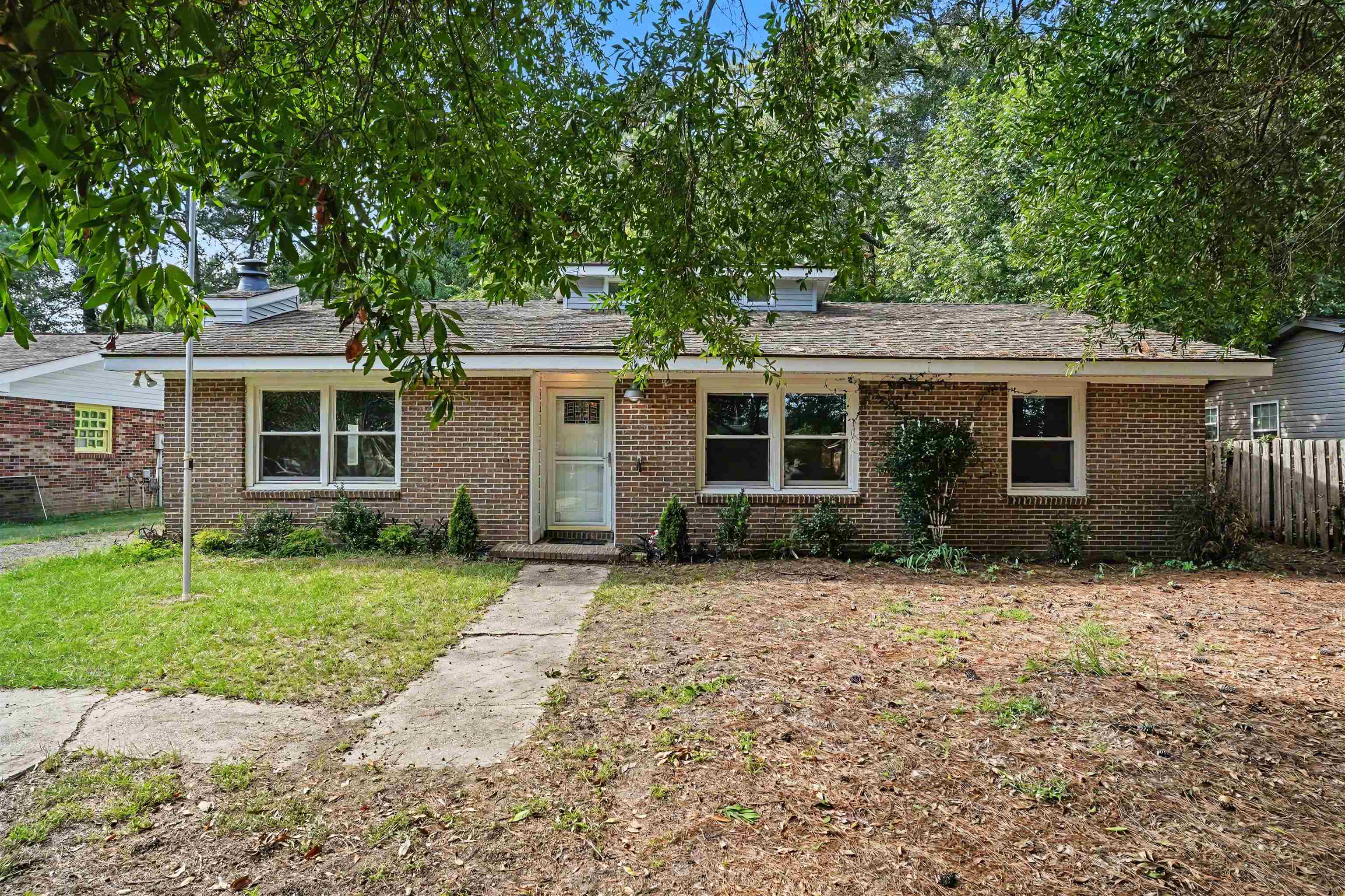 420 Villa Woods Dr. — photo