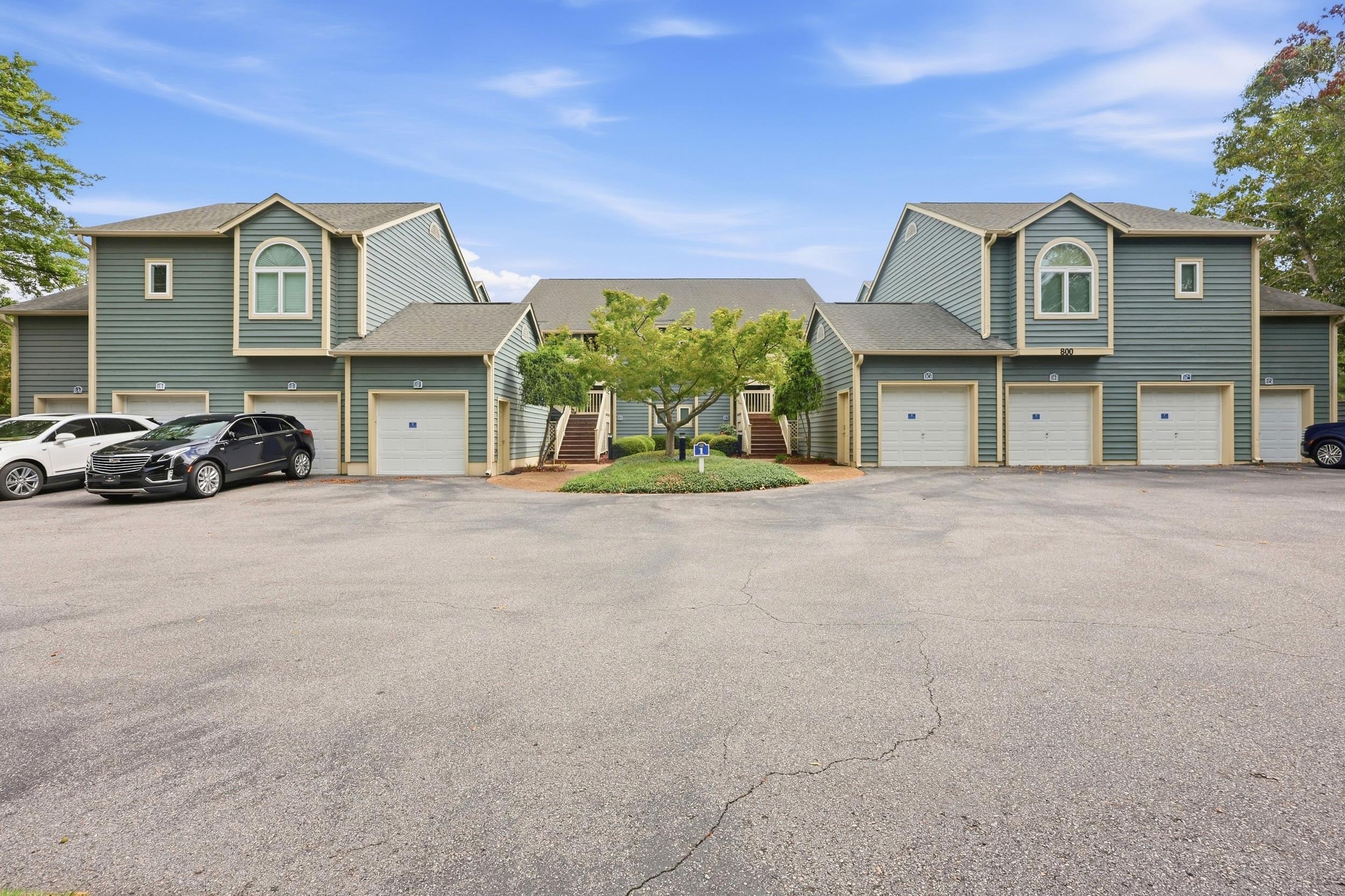 800 Castleford Circle 1D — photo
