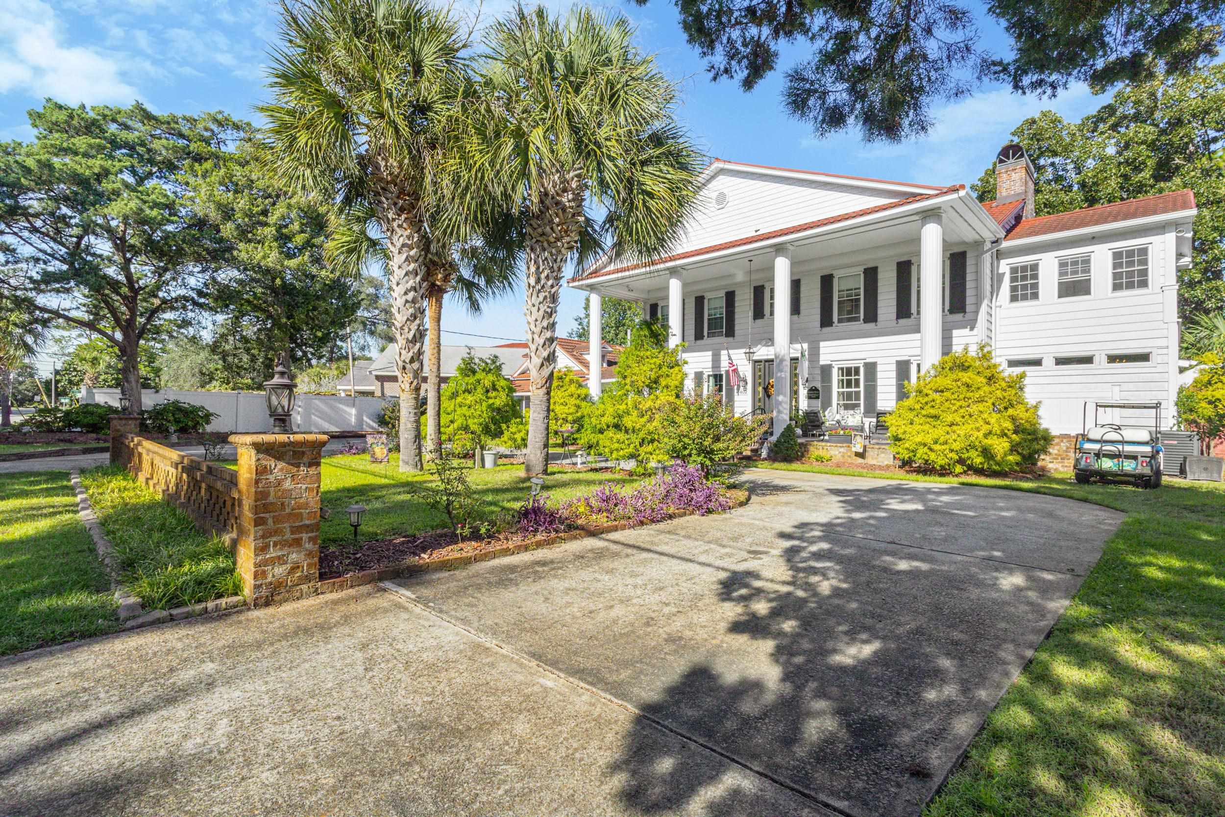402 Calhoun Rd. — photo