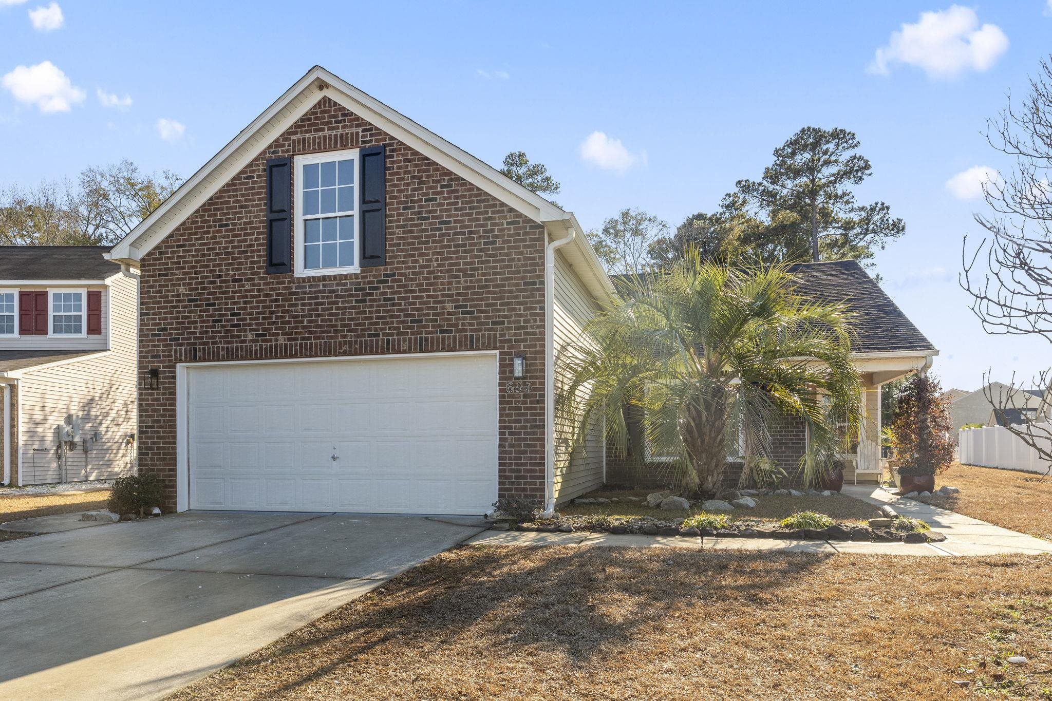 653 Kindred Dr. — photo