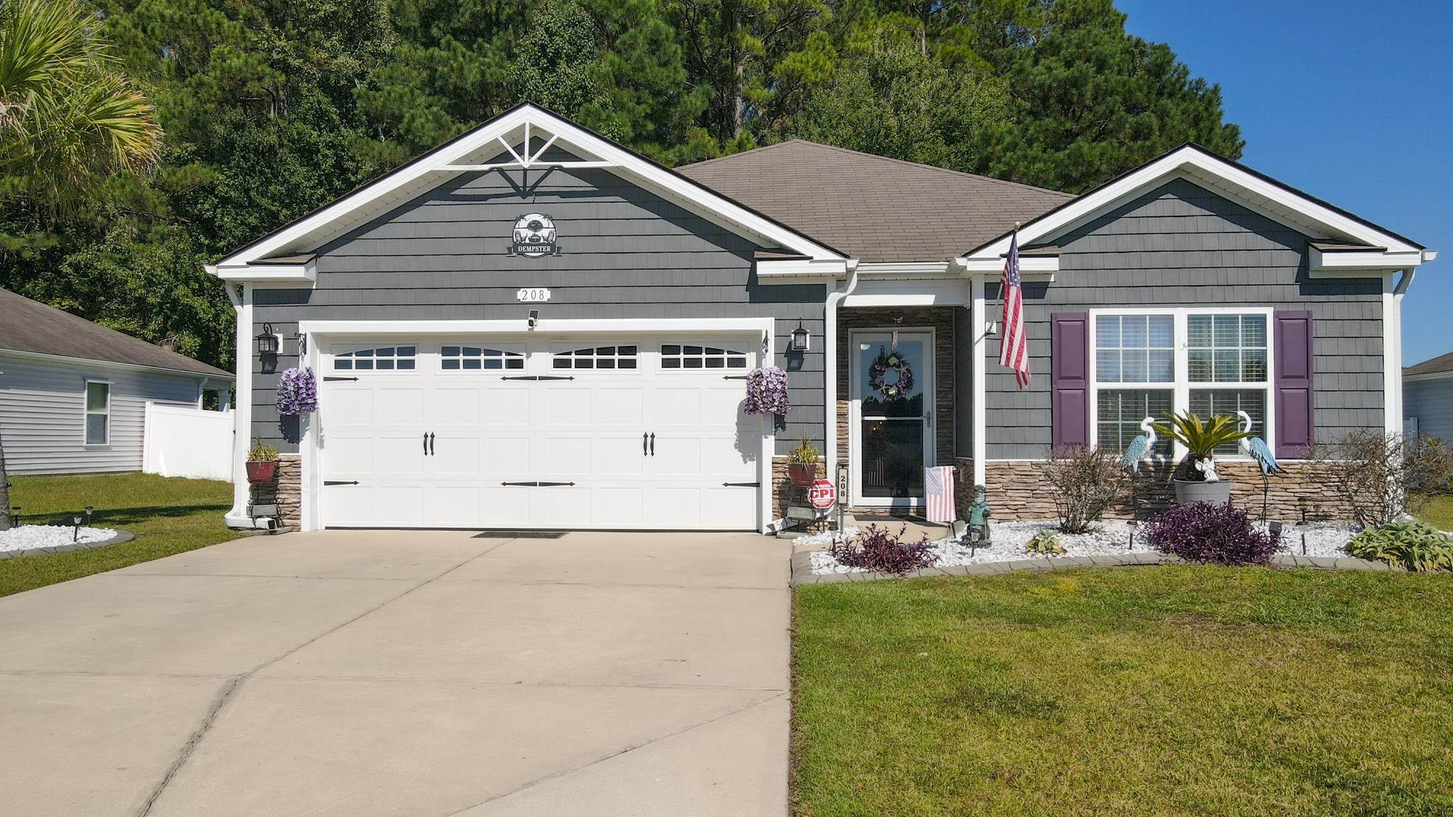 208 Oak Leaf Dr. — photo