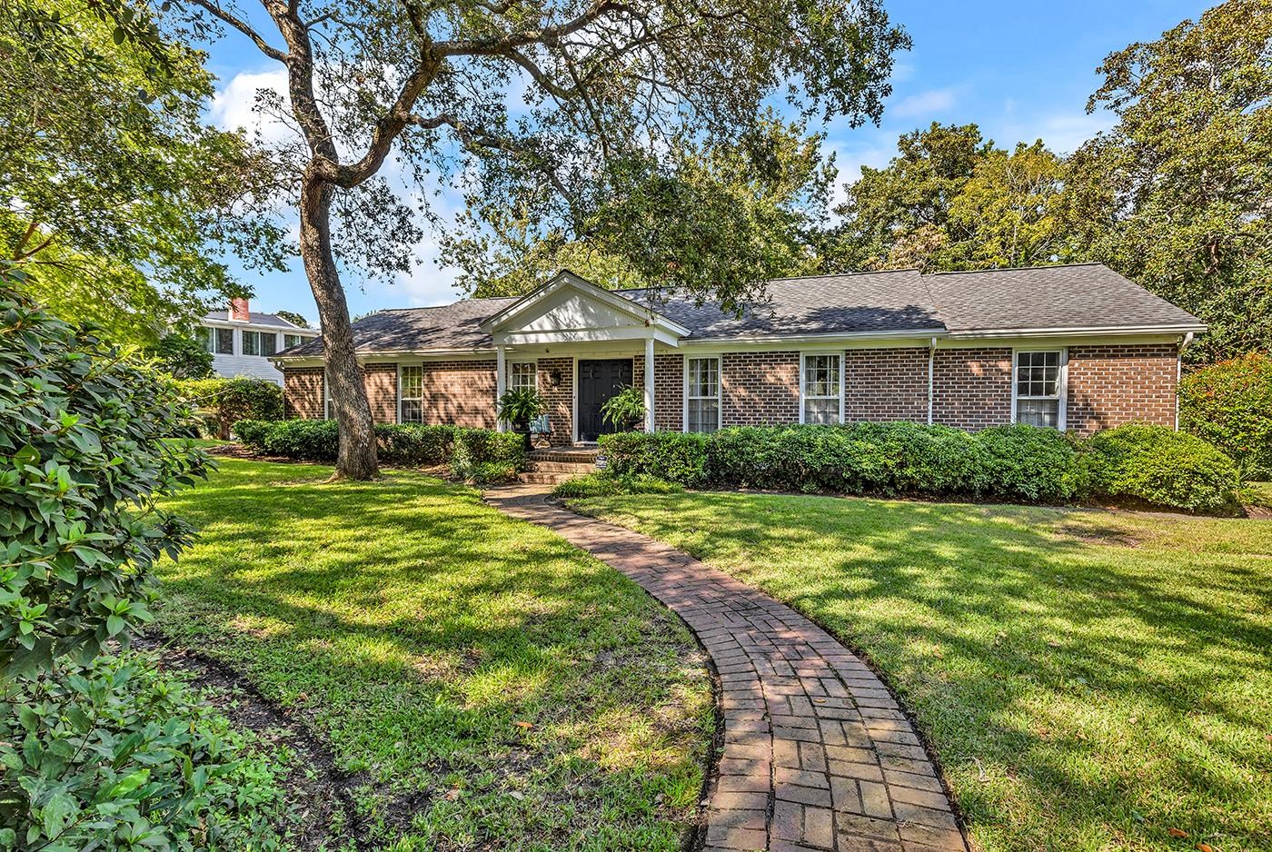 500 Poinsett Rd. — photo