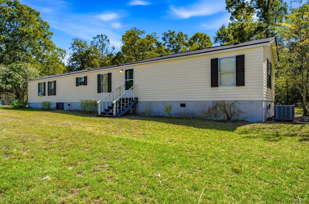 1141 White Oak Ln. — photo