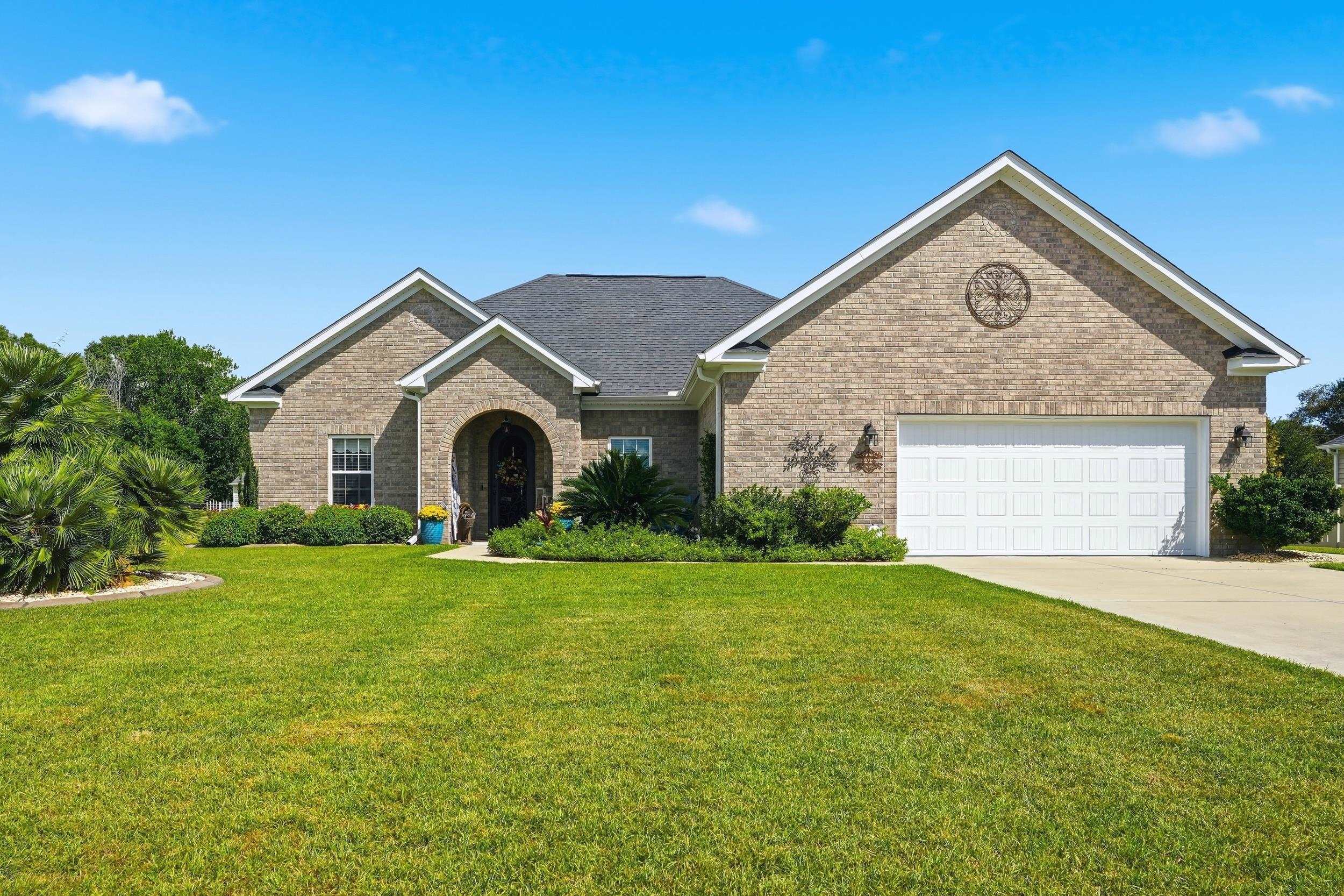 196 Vineyard Lake Circle — photo