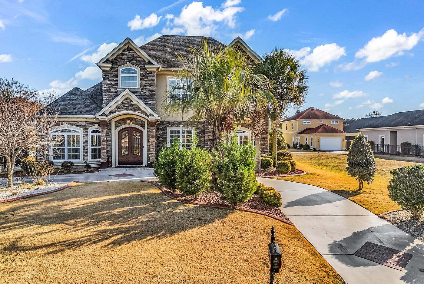 801 Bluffview Dr. — photo