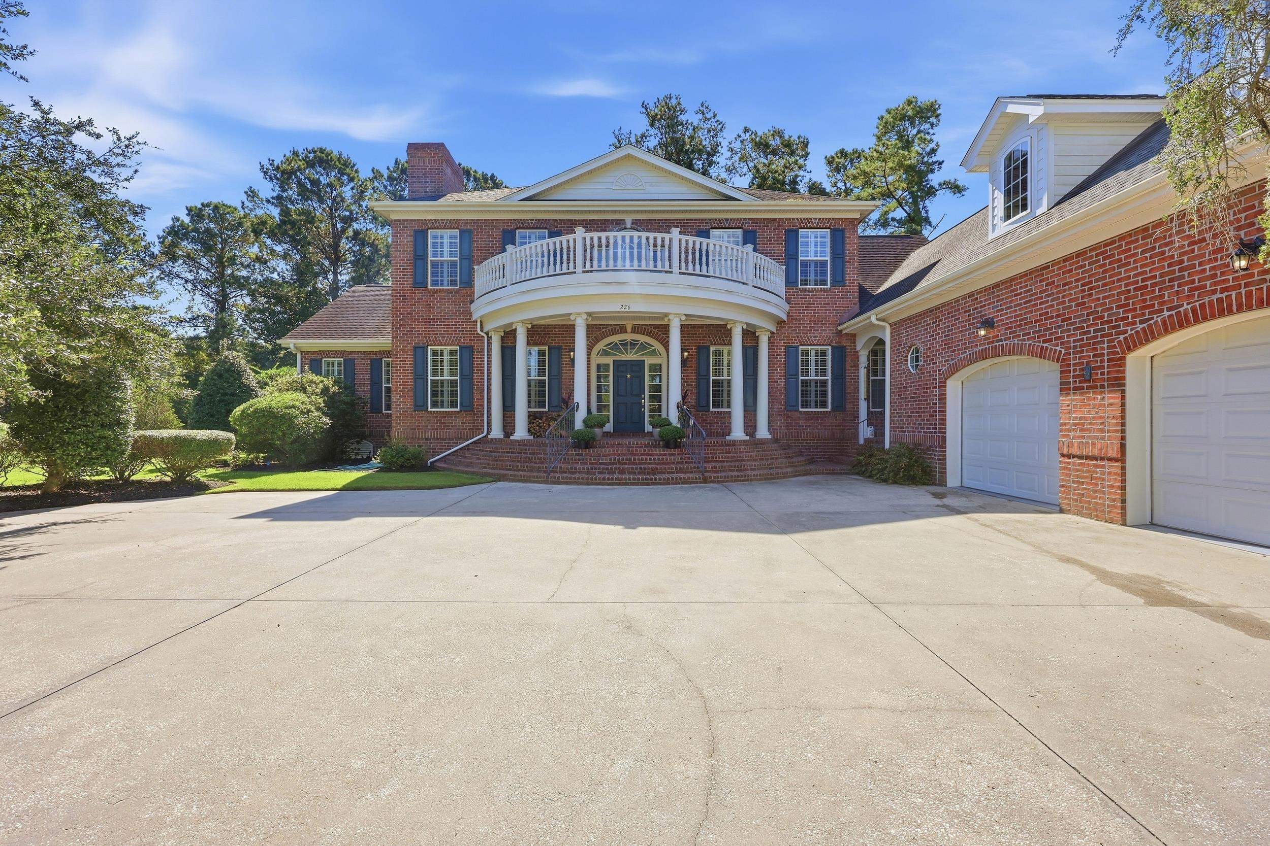 226 Oatland Lake Dr. — photo