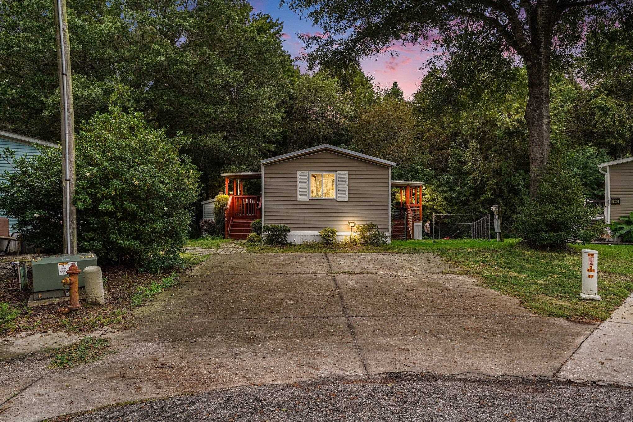 7504 Aubrey Ln. — photo