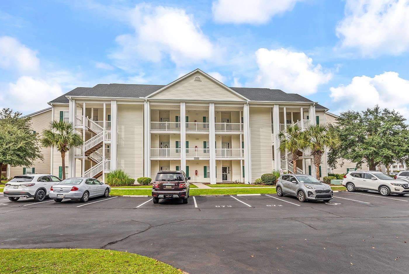 5080 Windsor Green Way Unit 302 — photo