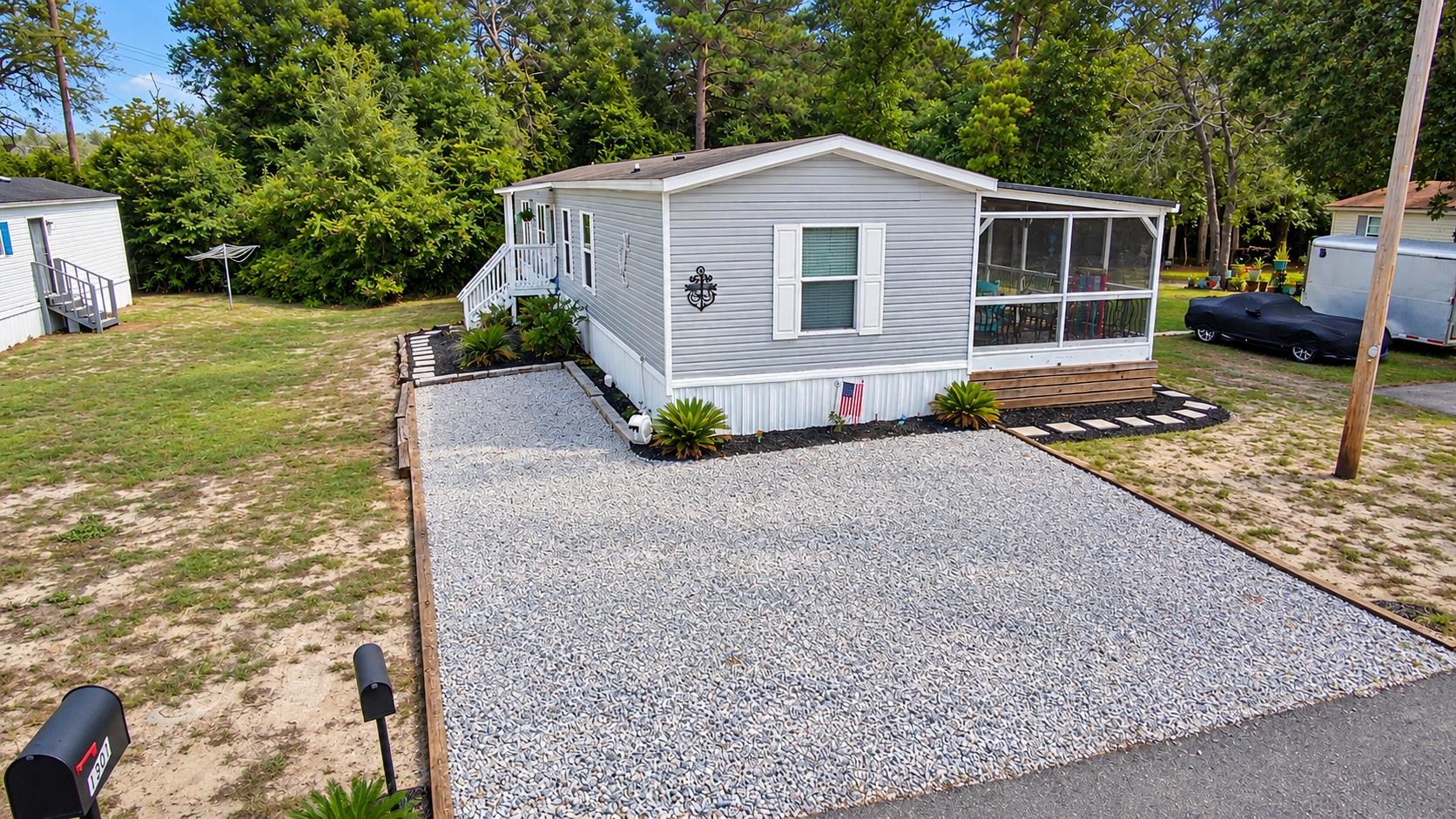1300 Toucan Dr. — photo