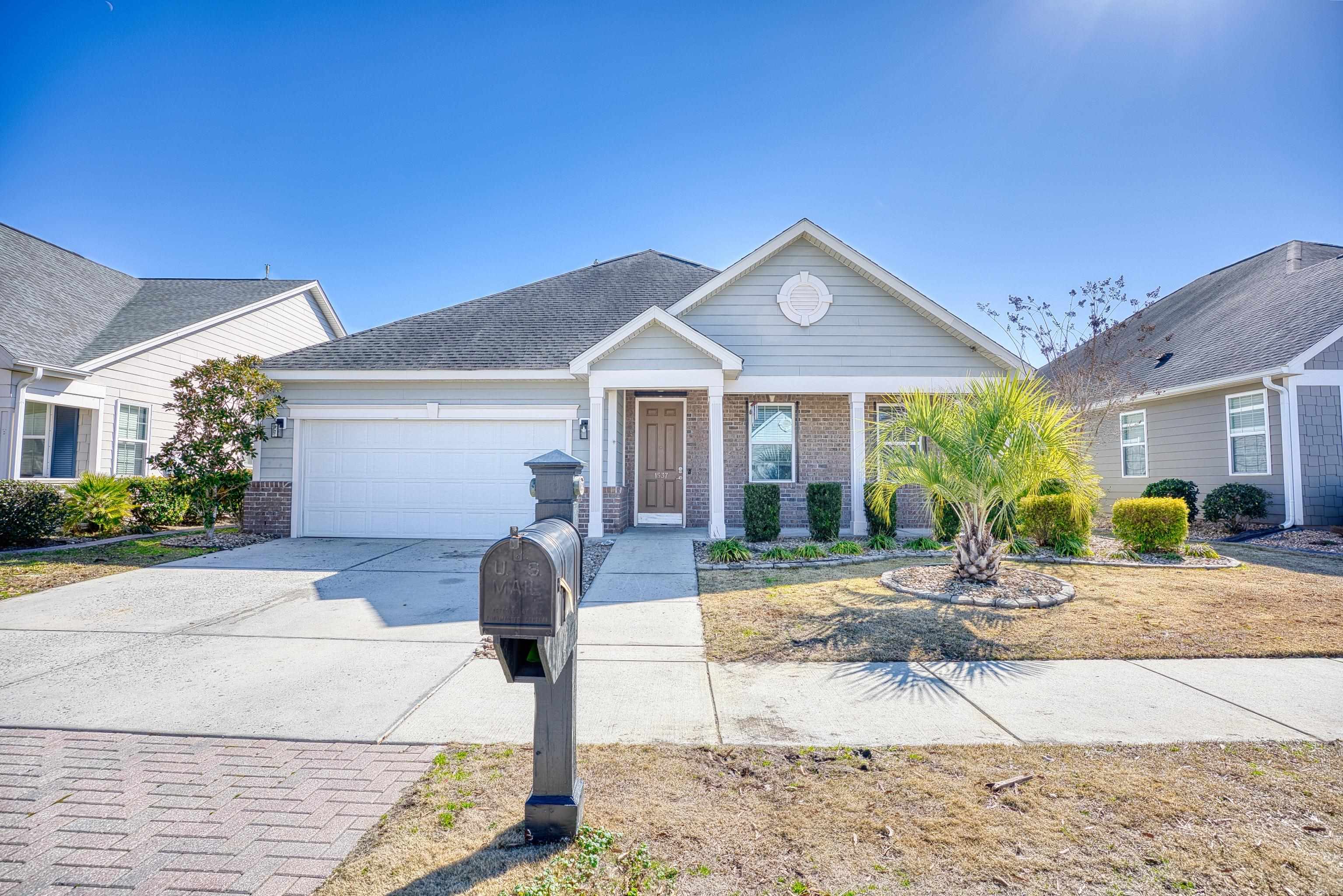 1537 Beaumont Way — photo