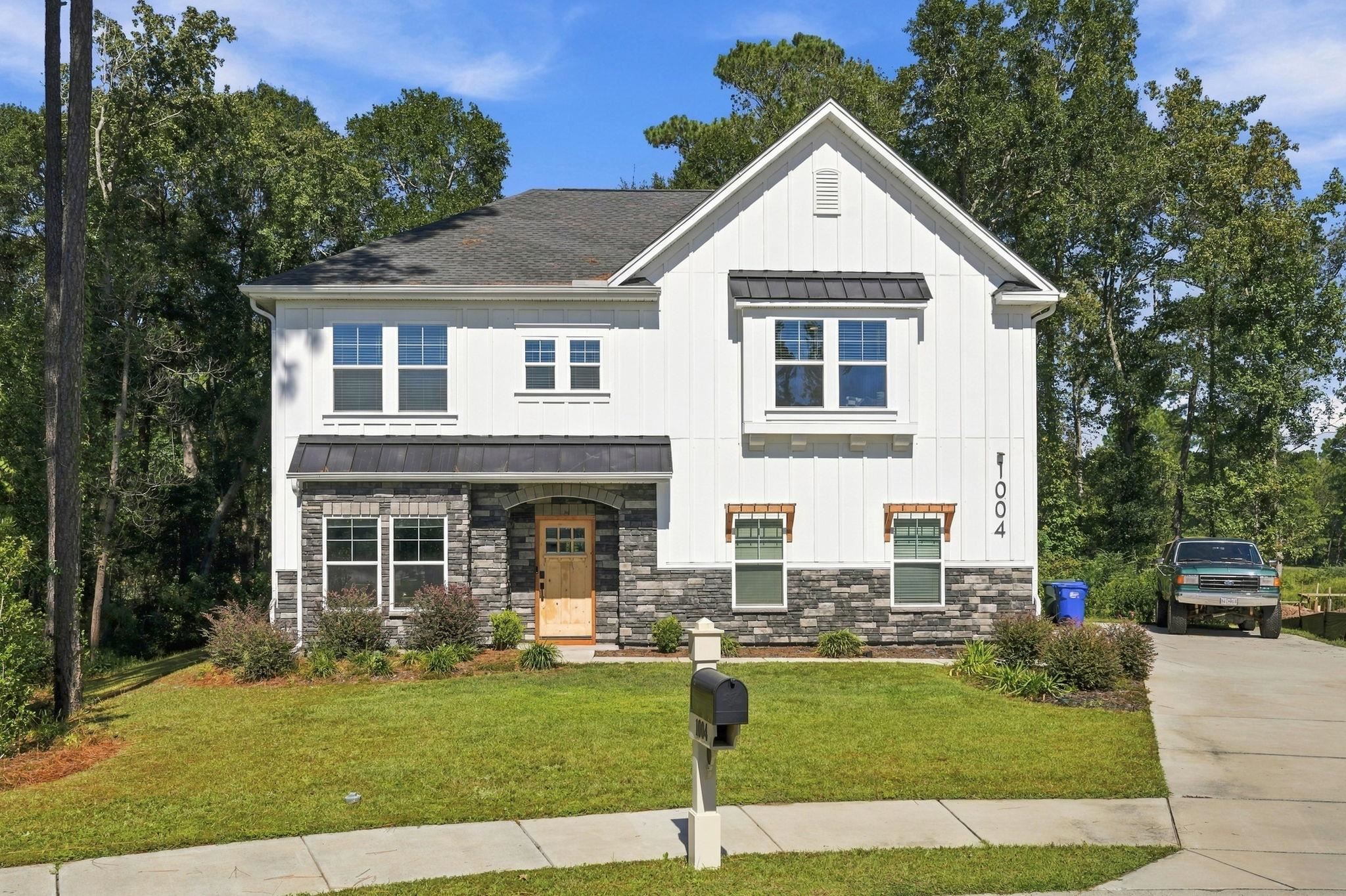1004 Maccoa Dr. — photo