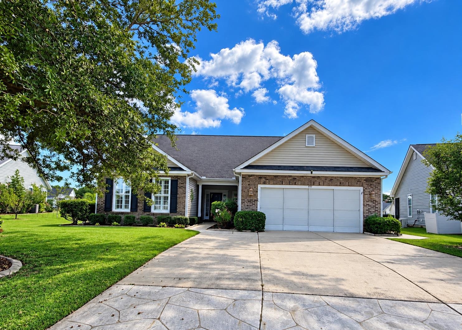 557 Vermillion Dr. — photo