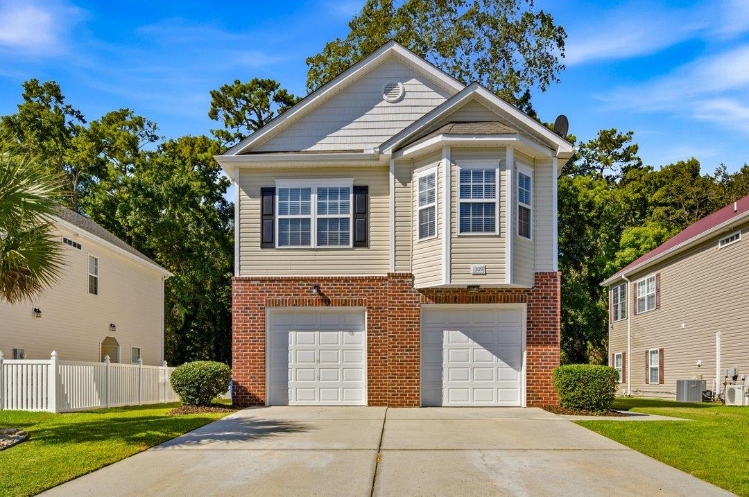 1309 Painted Tree Ln. — photo
