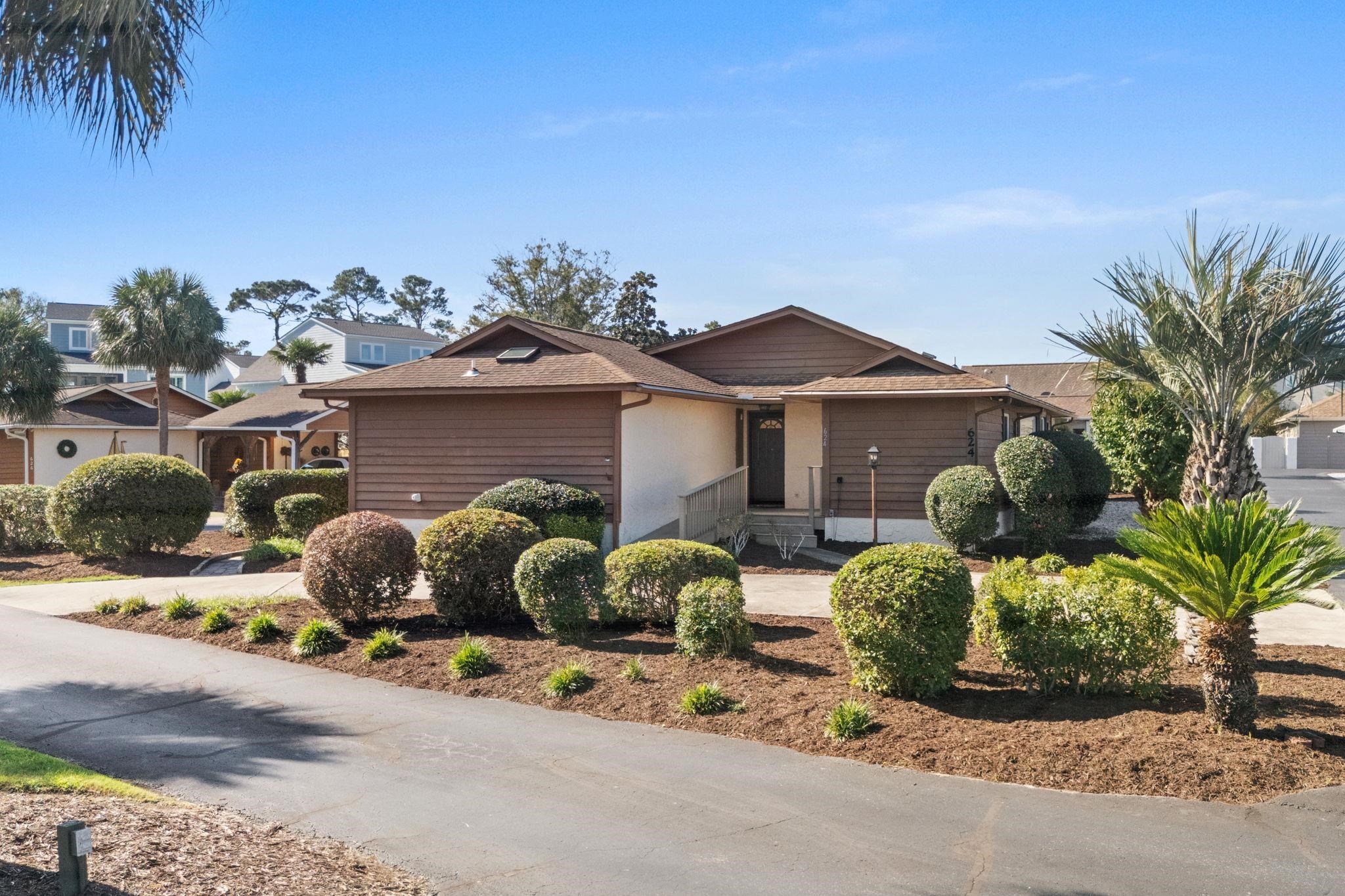 624 Cypress Ln. — photo