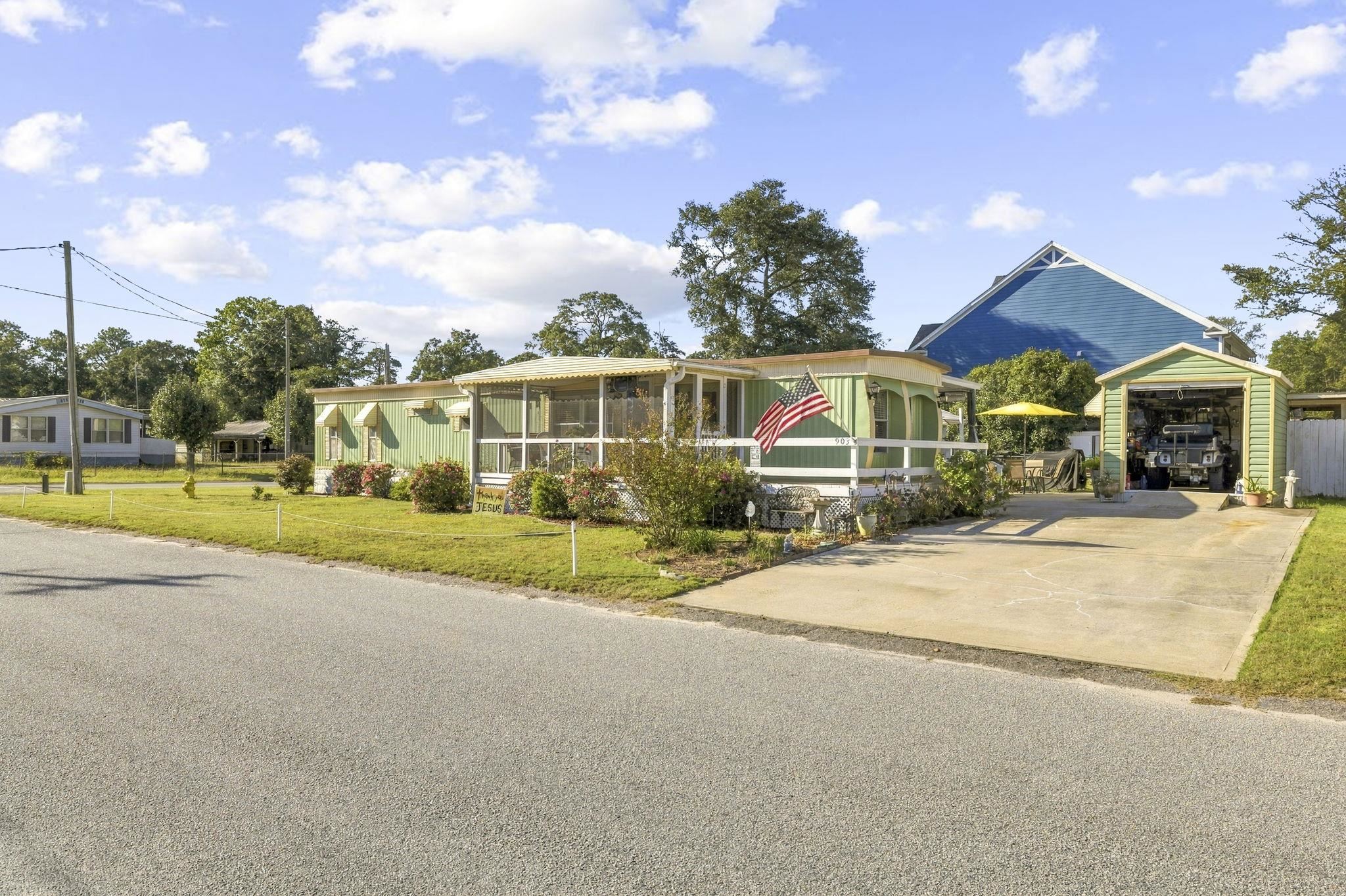 903 Seaside Dr. — photo