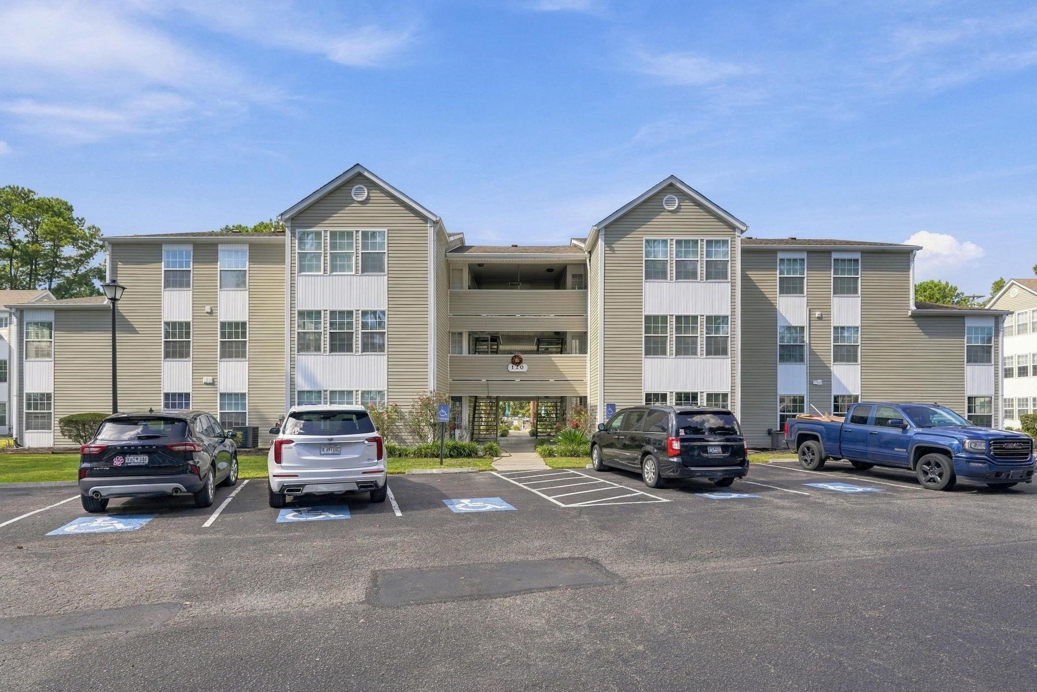 120 Spanish Oak Ct. Unit C — photo