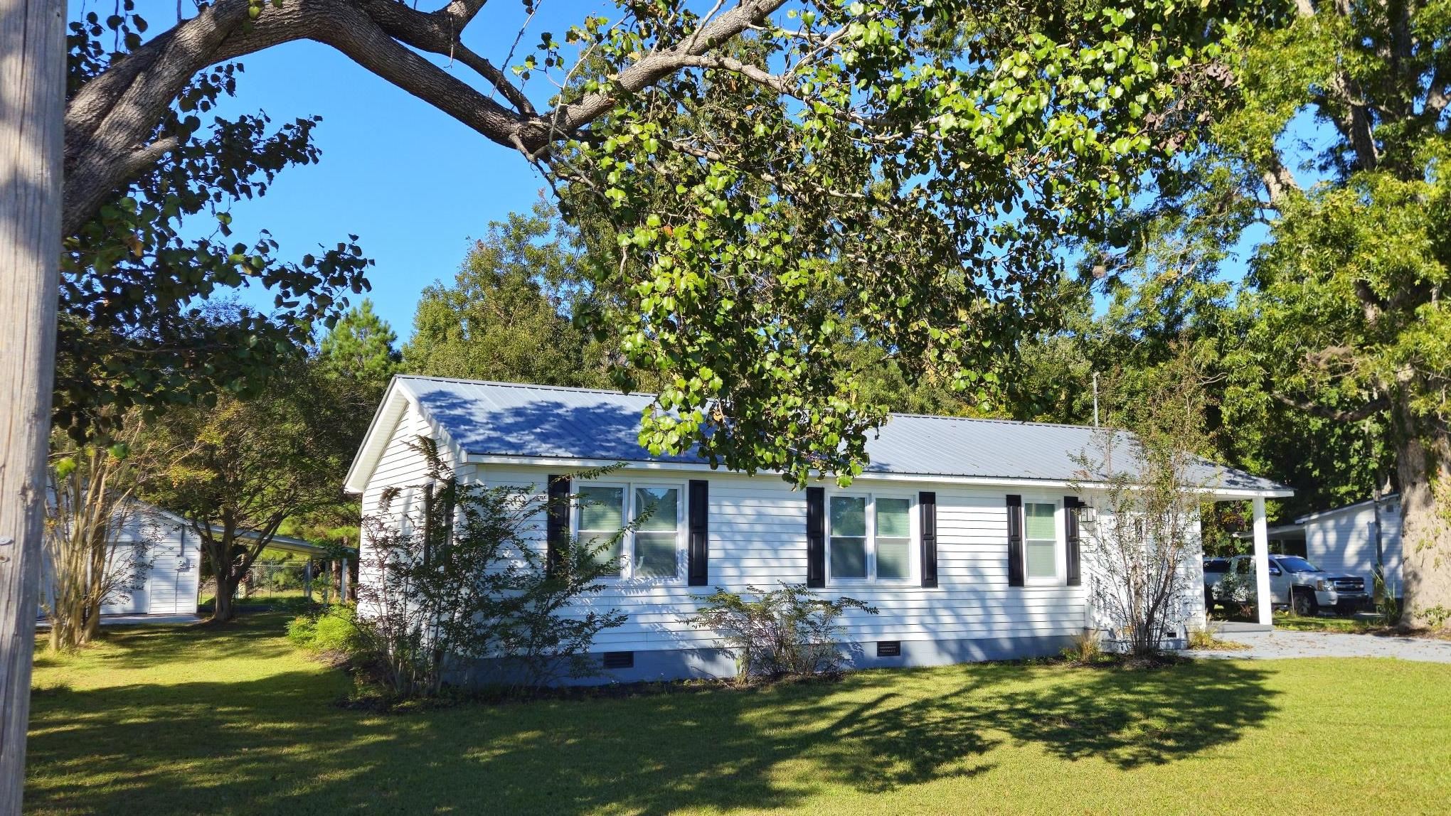 2720 Loop Rd. — photo