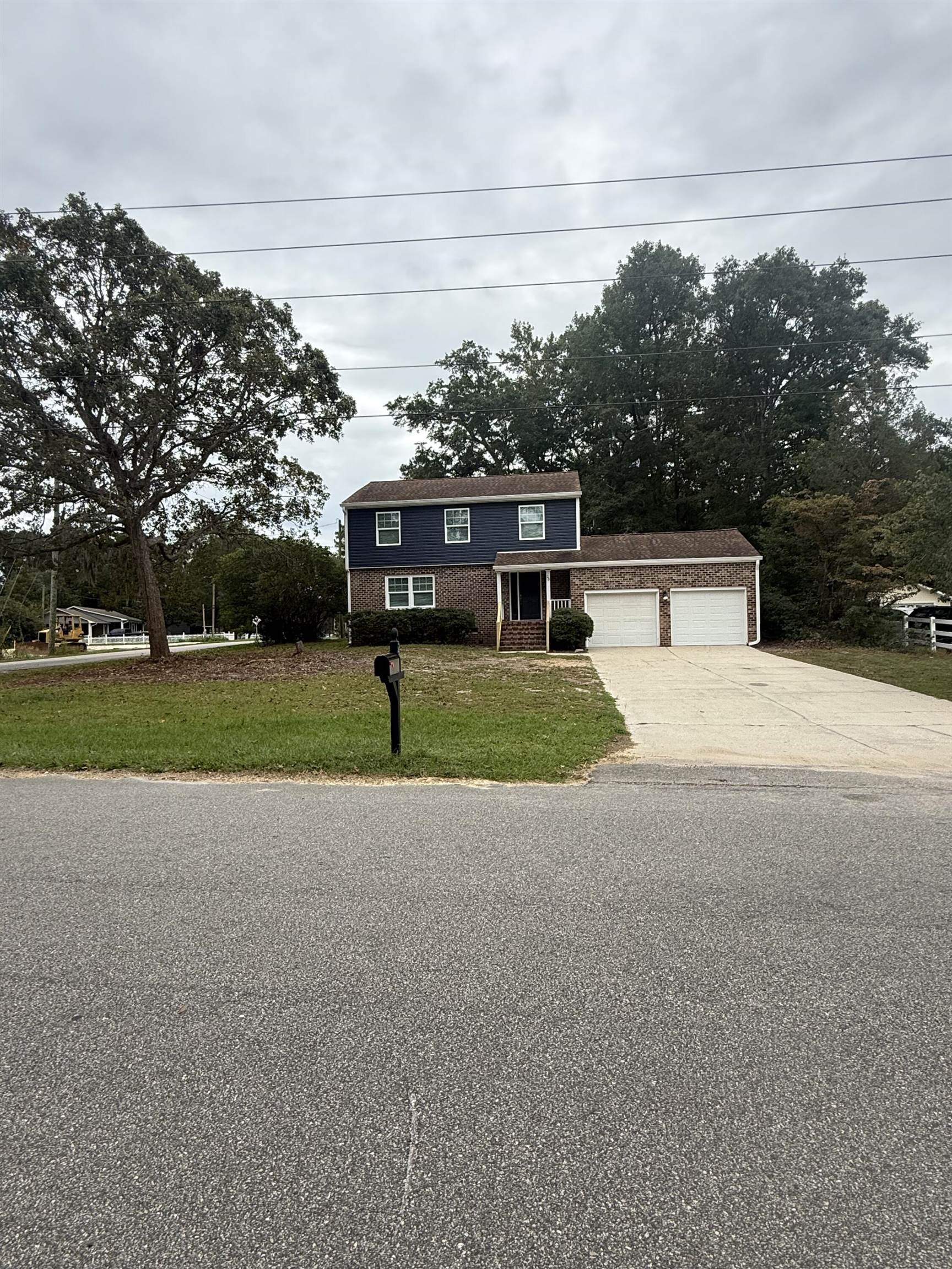 26 Smith Blvd. — photo