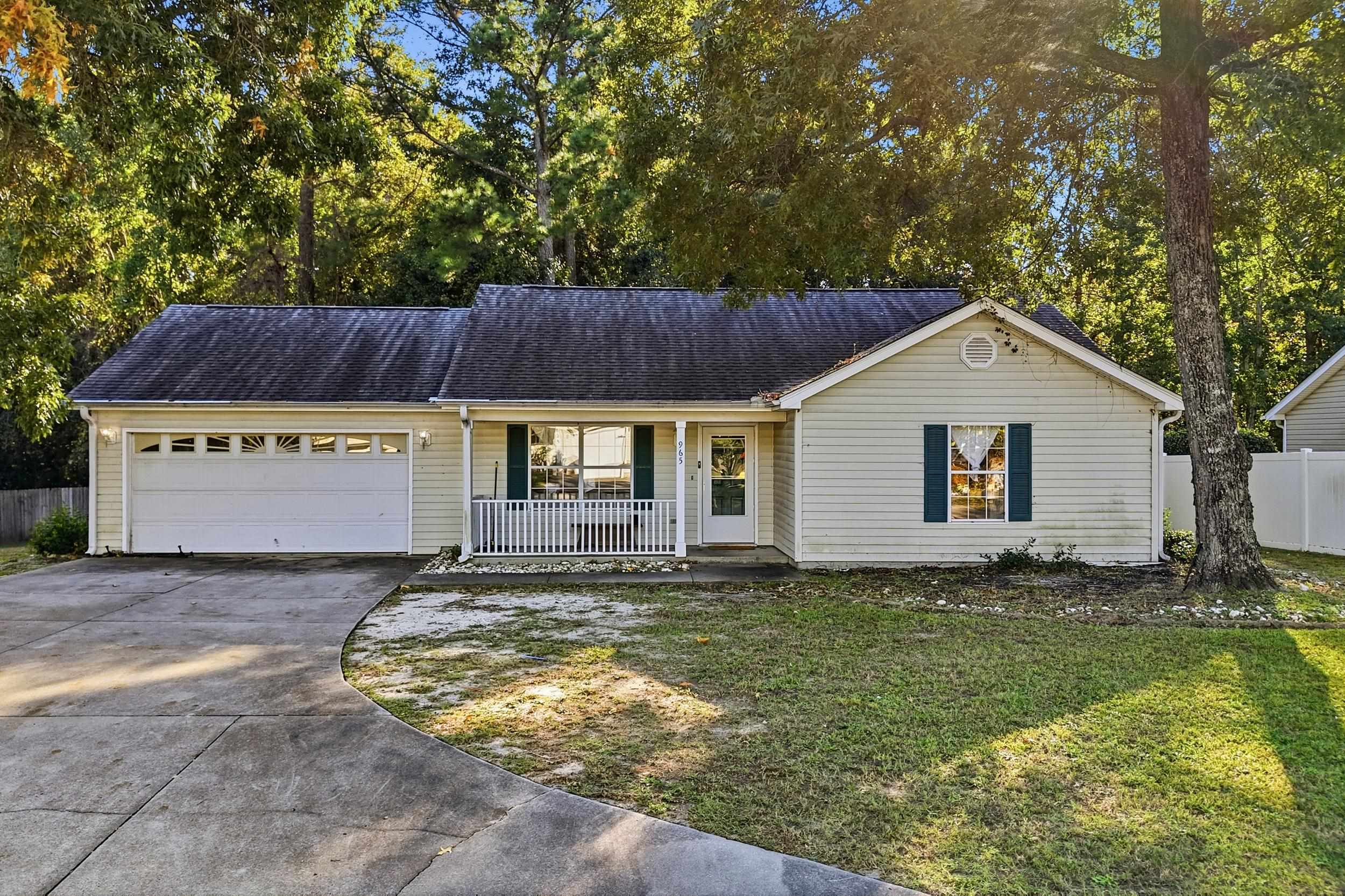 965 Castlewood Dr. — photo