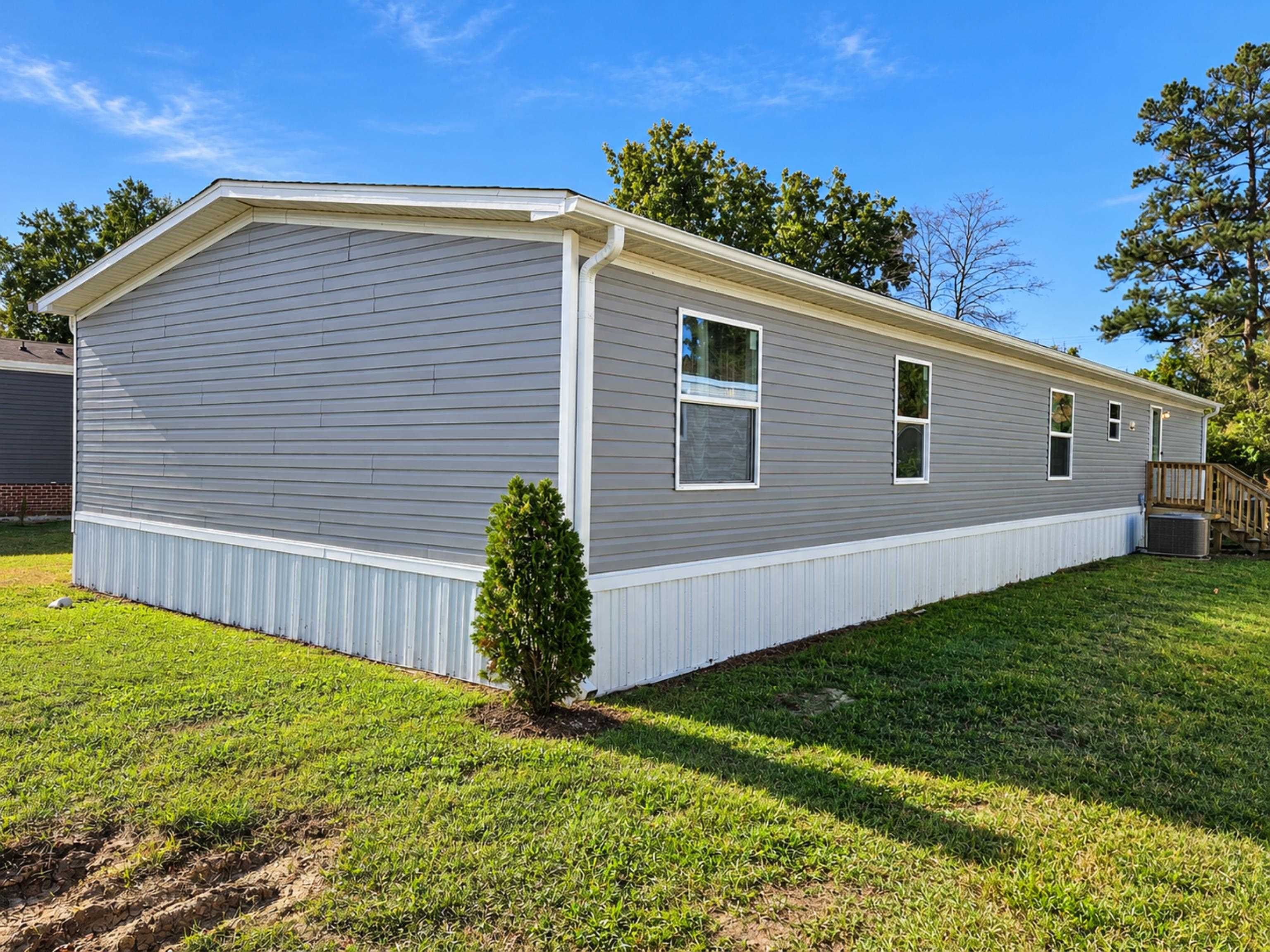 800 Columbia Dr. — photo