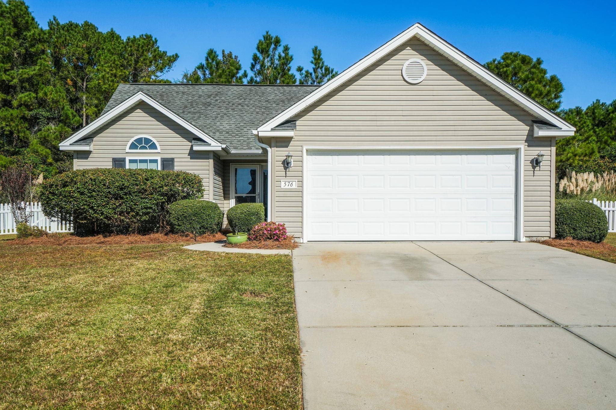 576 Cottage Oaks Circle — photo