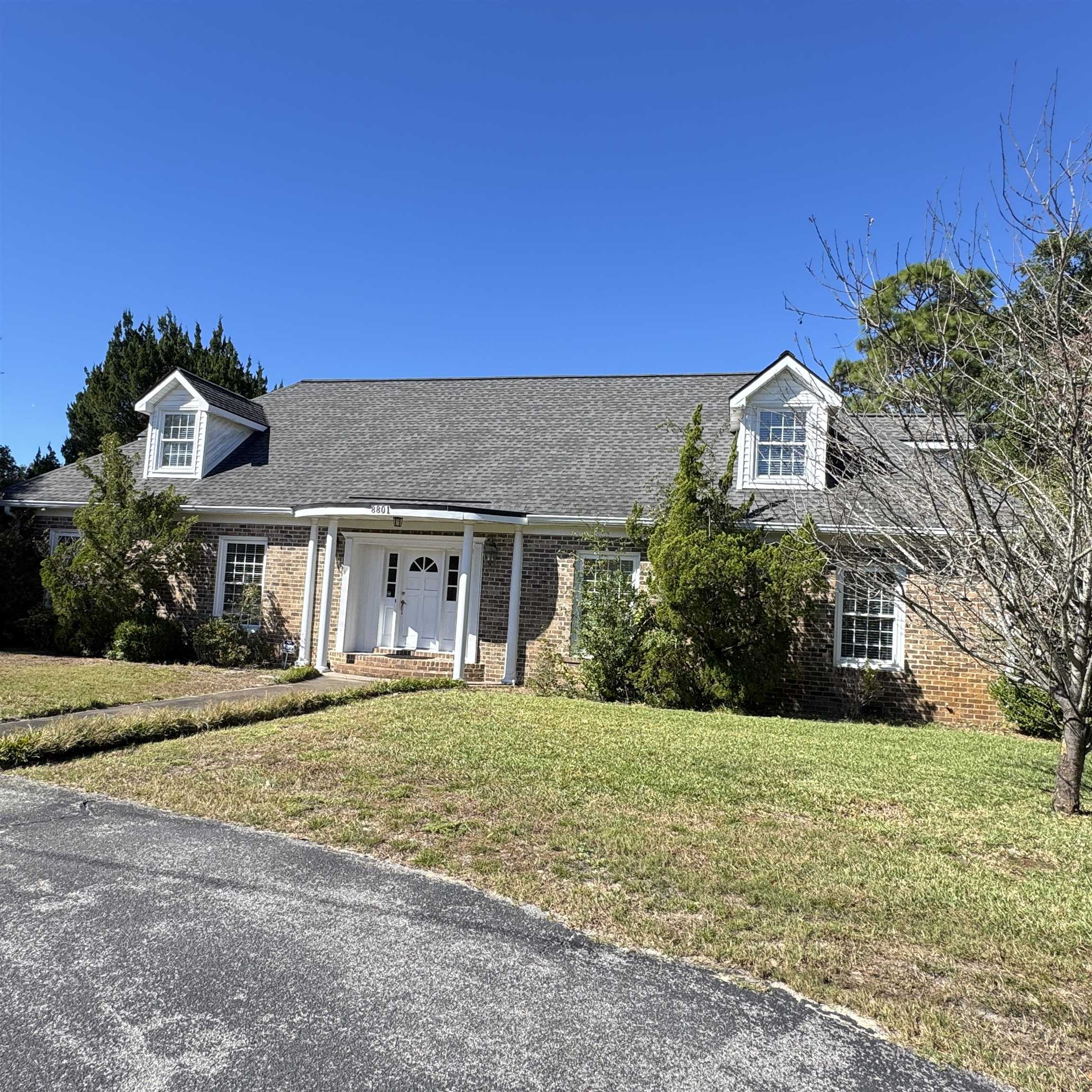 8801 Kings Rd. — photo