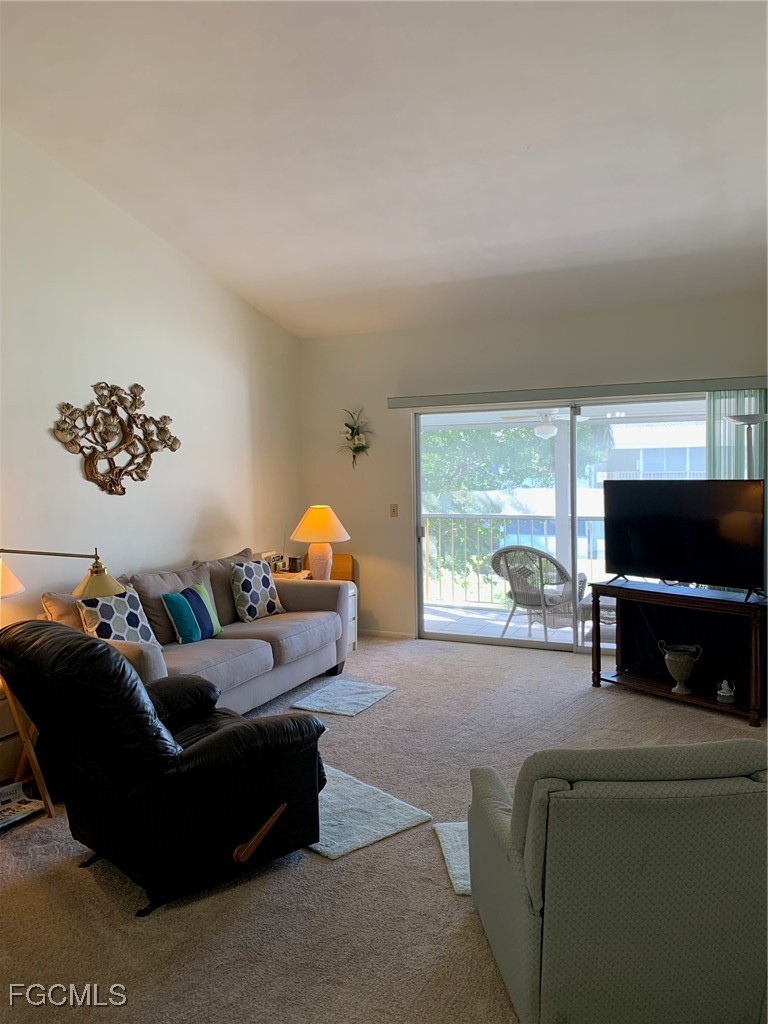 4202 SE 4th Pl Unit 10 — photo