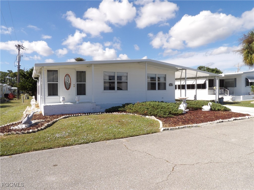 301 Twig Ct N — photo