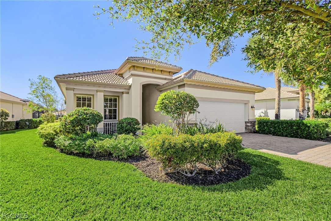 3811 Lakeview Isle Ct — photo