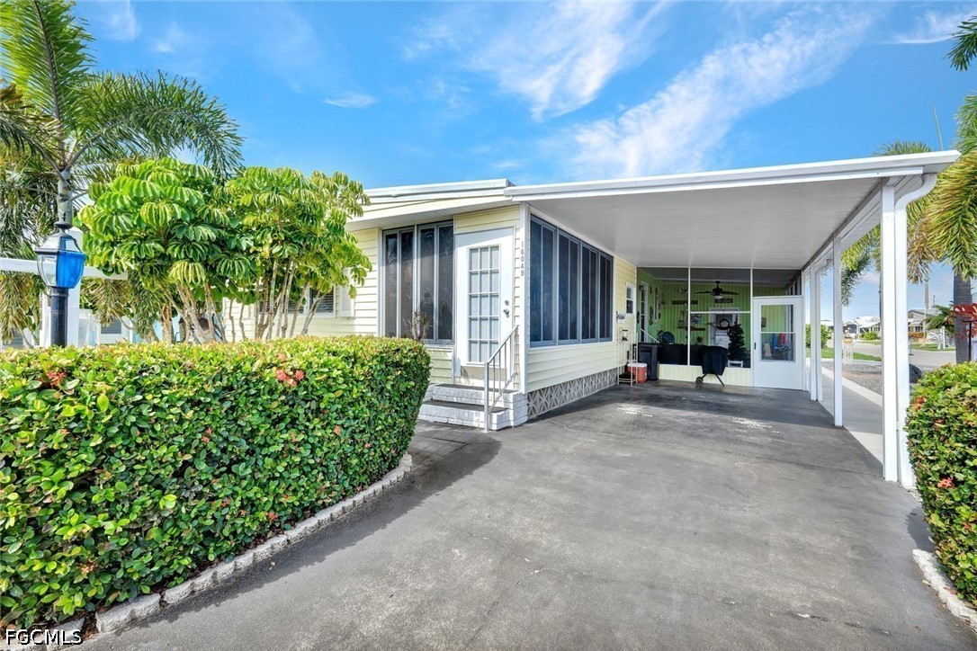 16049 Hibiscus Way — photo